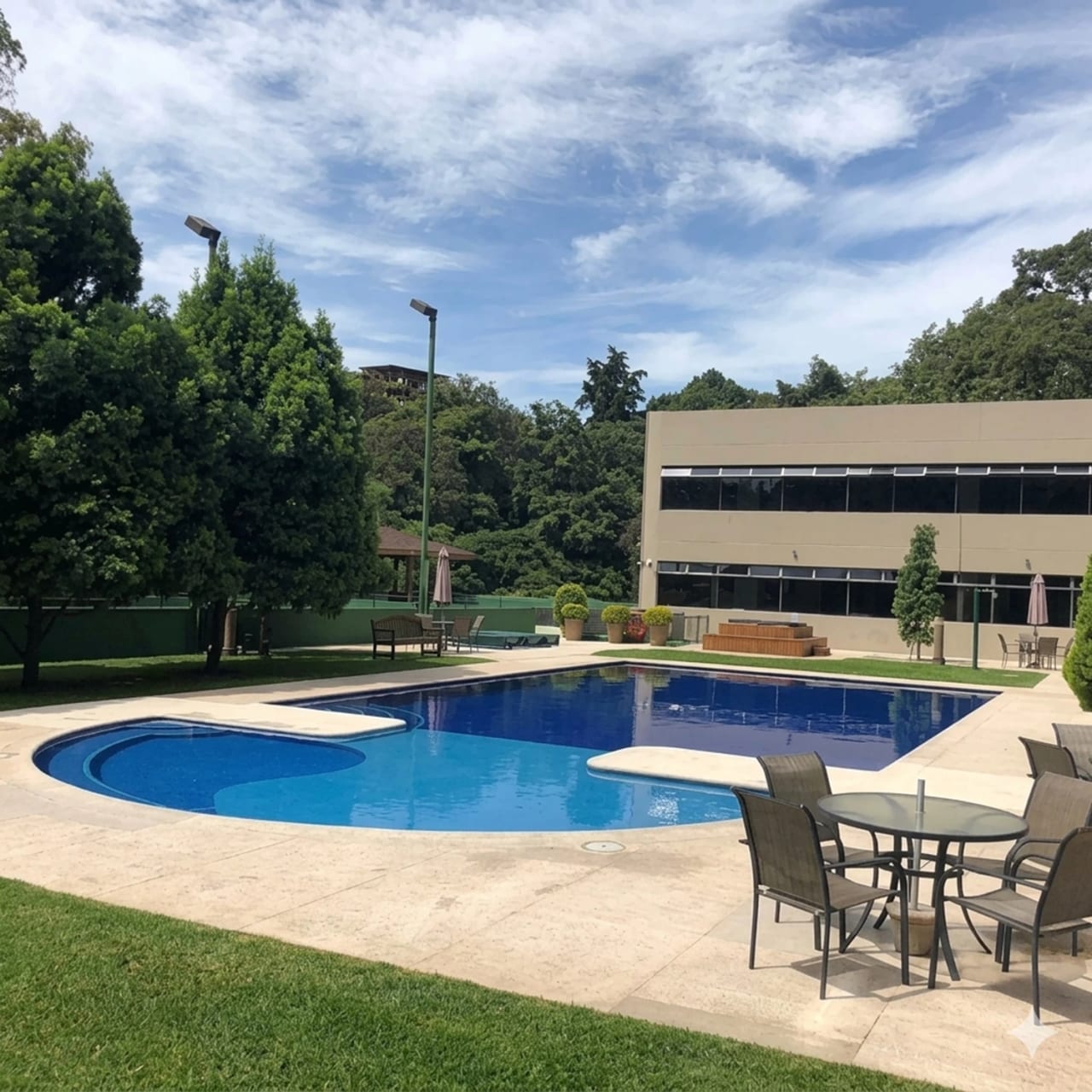 Apartamento amueblado en renta zona 14 edificio Premiere Club de 3 hab — Apartamento en Alquiler en Premiere Club, Zona 14, Guatemala, Ciudad — foto 11 de 14