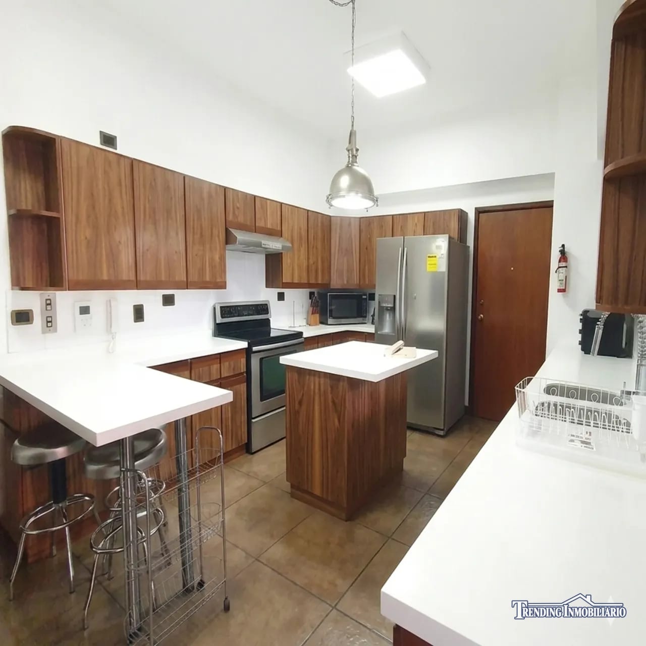 Apartamento amueblado en renta zona 14 edificio Premiere Club de 3 hab — Apartamento en Alquiler en Premiere Club, Zona 14, Guatemala, Ciudad — foto 4 de 14