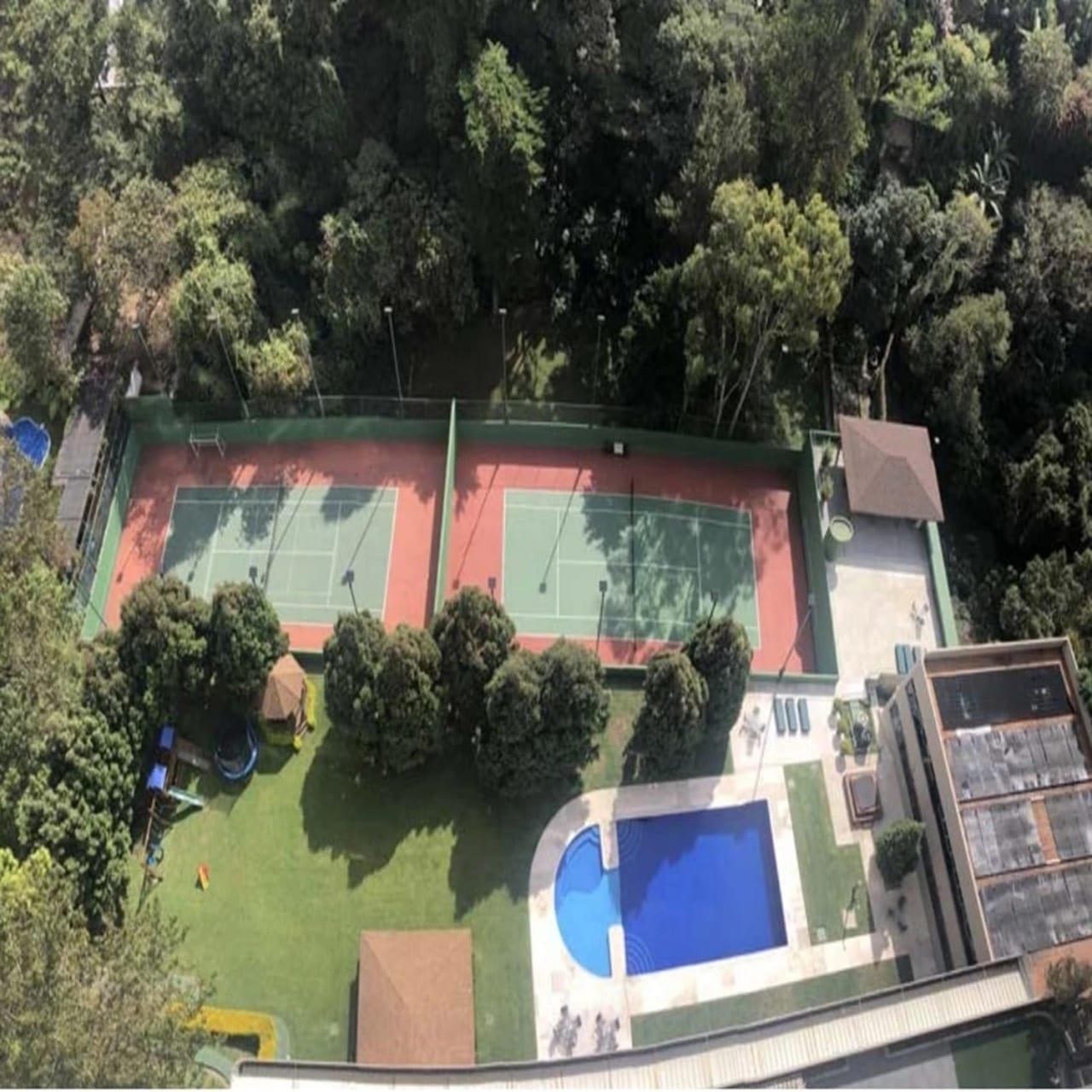 Apartamento amueblado en renta zona 14 edificio Premiere Club de 3 hab — Apartamento en Alquiler en Premiere Club, Zona 14, Guatemala, Ciudad — foto 12 de 14