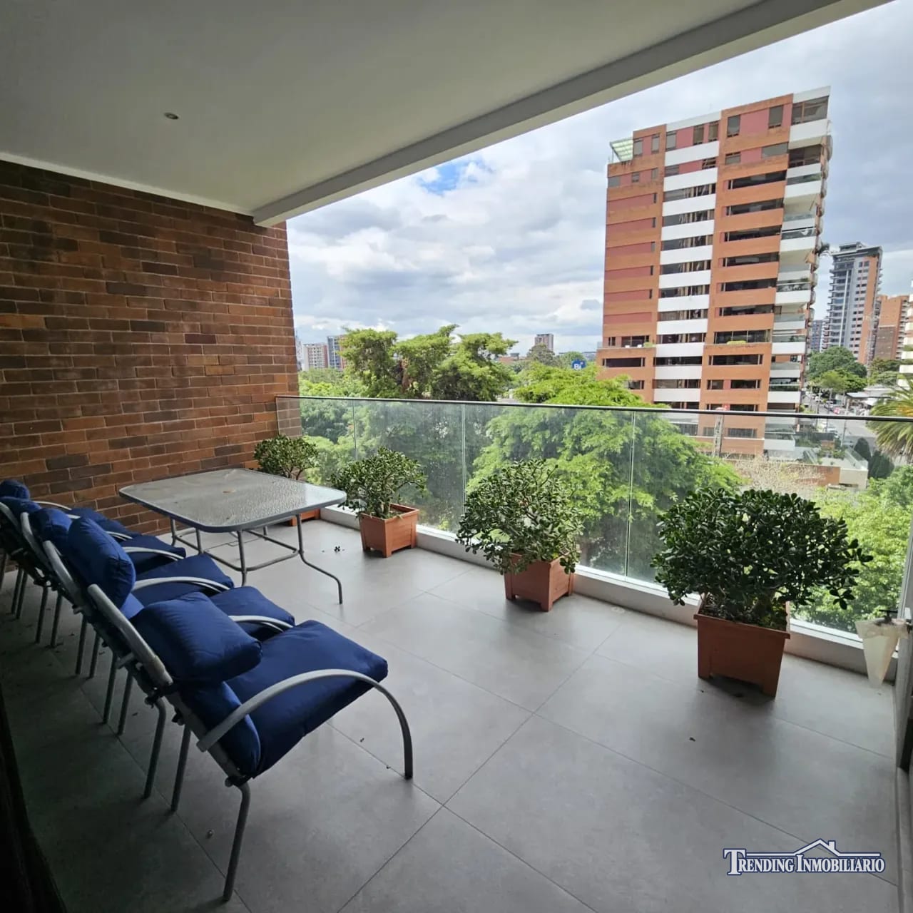 Apartamento en renta zona 14 amueblado edificio Echo 3 habitaciones — Apartamento en Alquiler en Echo, Zona 14, Guatemala, Ciudad — foto 4 de 17