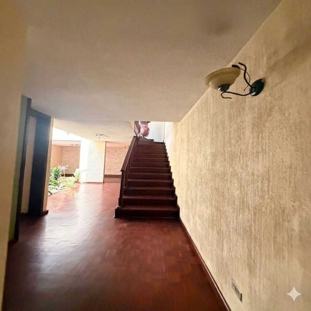 Casa en renta zona 10 para oficinas por Pradera de 5 habitaciones — Casa en Alquiler en Zona 10, Guatemala, Ciudad — foto 5 de 9