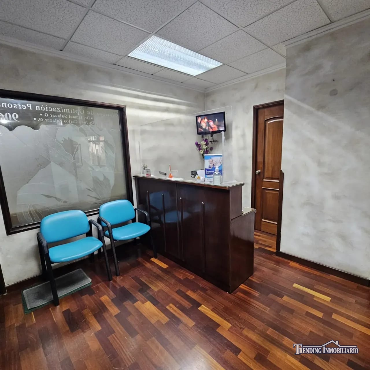 Oficina amueblada en renta zona 15 clinica Multimédica de 1 ambiente — Clínica en Alquiler en Multimedica, Zona 15, Guatemala, Ciudad — foto 1 de 7