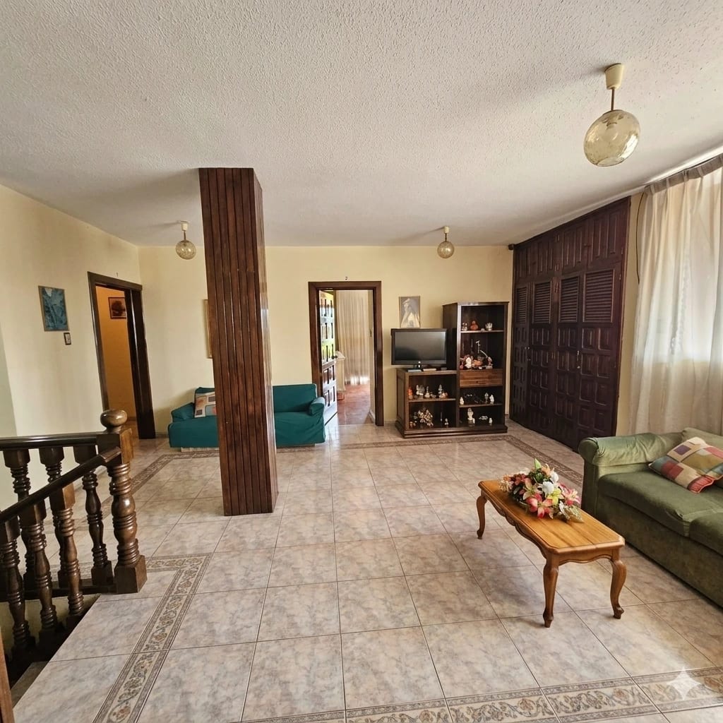 Propiedad comercial en venta zona 1 + 12 parqueos, acabados de lujjo — Edificio en Venta en El Centro, Zona 1, Guatemala, Ciudad — foto 1 de 12