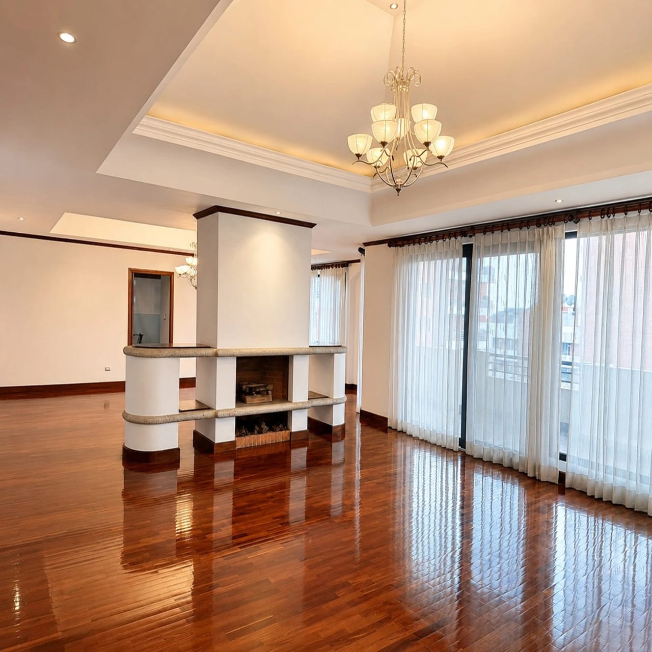 Apartamento en venta zona 10 Edificio Torre Castelar de 4 habitaciones — Apartamento en Venta en Torre Castelar, Zona 10, Guatemala, Ciudad — foto 1 de 9