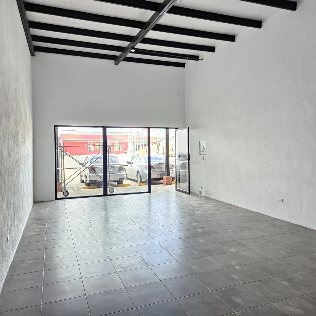 Local comercial en renta Km 50 Chimaltenango Plaza La Pura Uva, 50 m2 — Local en Venta en El Tejar, Chimaltenango — foto 4 de 10