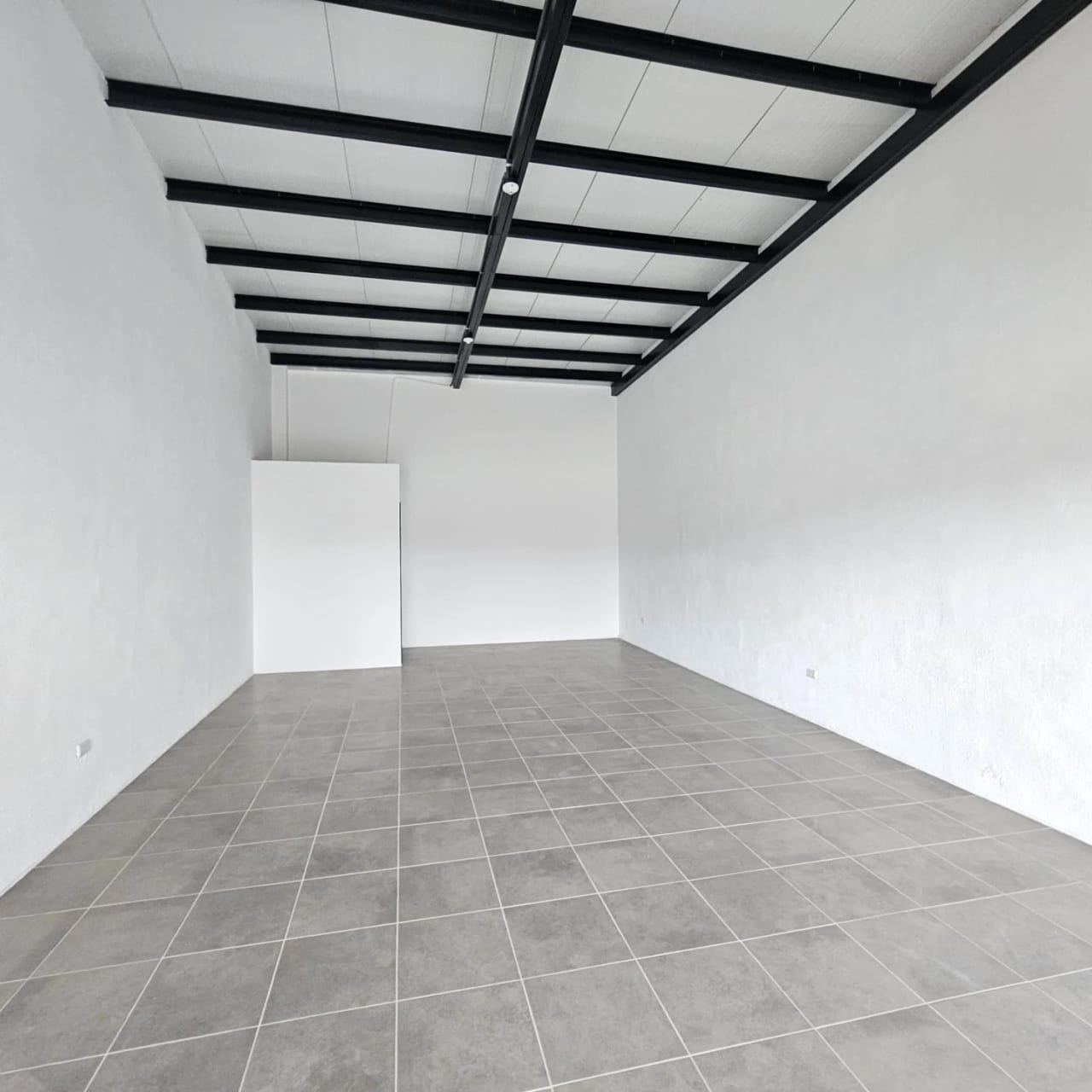 Local comercial en renta Km 50 Chimaltenango Plaza La Pura Uva, 50 m2 — Local en Venta en El Tejar, Chimaltenango — foto 5 de 10
