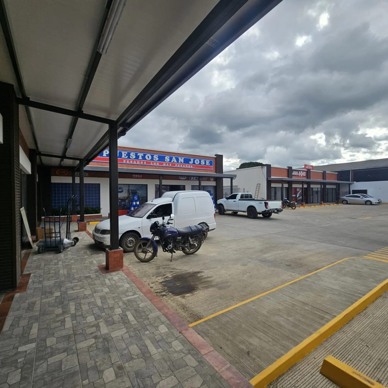 Local comercial en renta Km 50 Chimaltenango Plaza La Pura Uva, 50 m2 — Local en Venta en El Tejar, Chimaltenango — foto 7 de 10