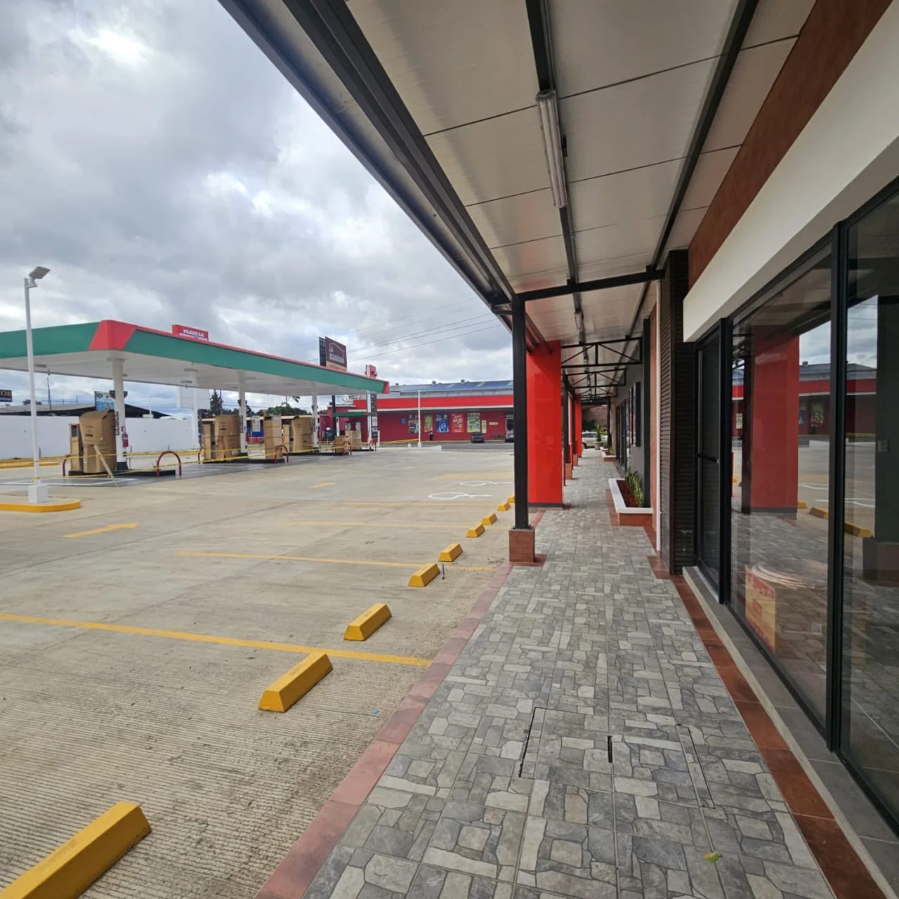 Local comercial en renta Km 50 Chimaltenango Plaza La Pura Uva, 50 m2 — Local en Venta en El Tejar, Chimaltenango — foto 9 de 10