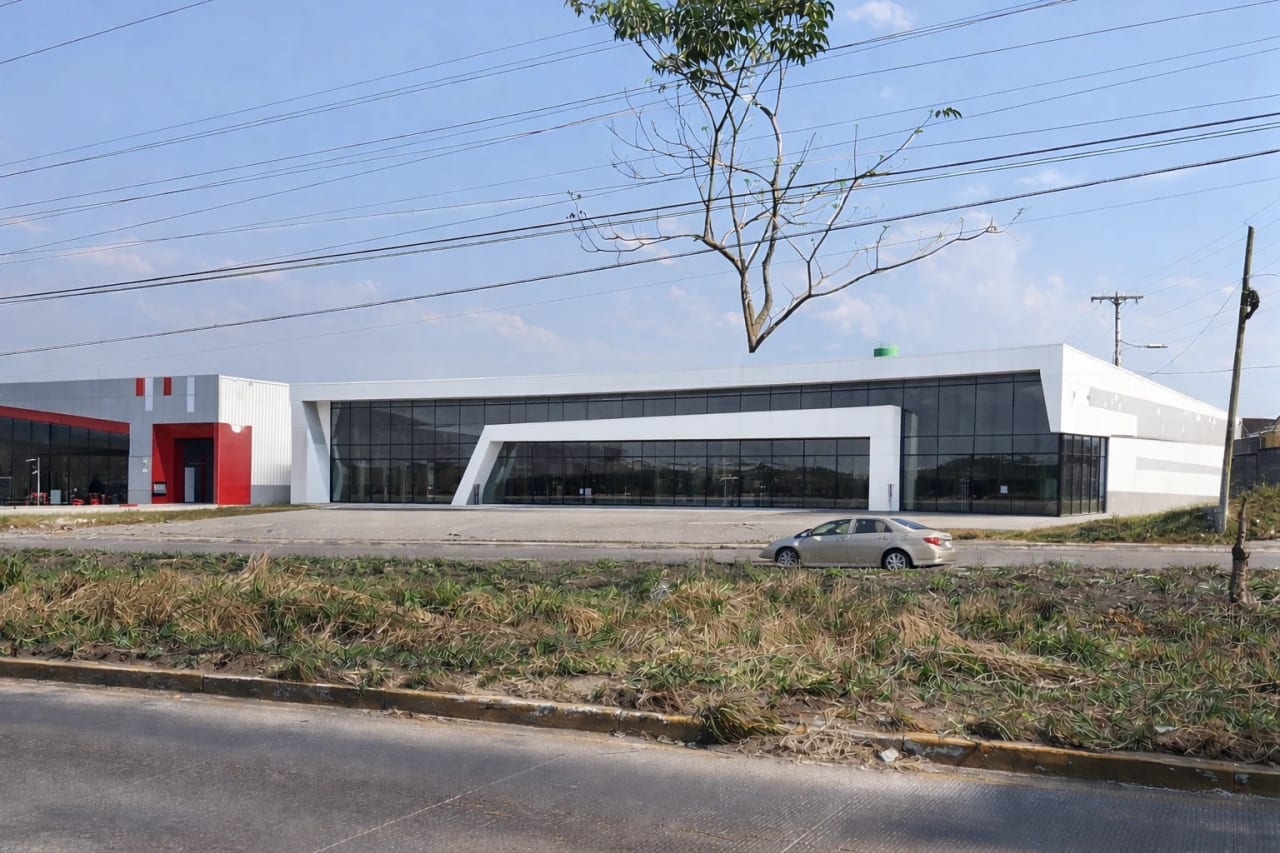 Local comercial en renta Km 62 Autopista Puerto Quetzal de 2,550 m² — Local en Alquiler en Carretera al Pacífico, Escuintla — foto 1 de 6