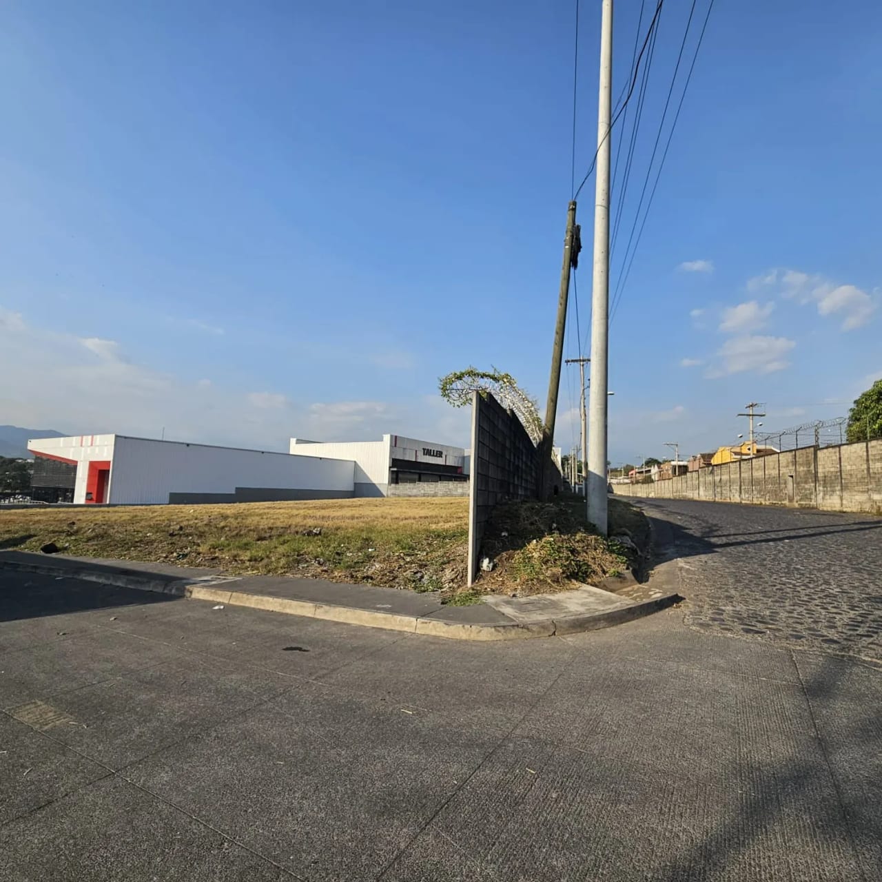 Local comercial en renta Km 62 Autopista Puerto Quetzal de 2,550 m² — Local en Alquiler en Carretera al Pacífico, Escuintla — foto 4 de 6
