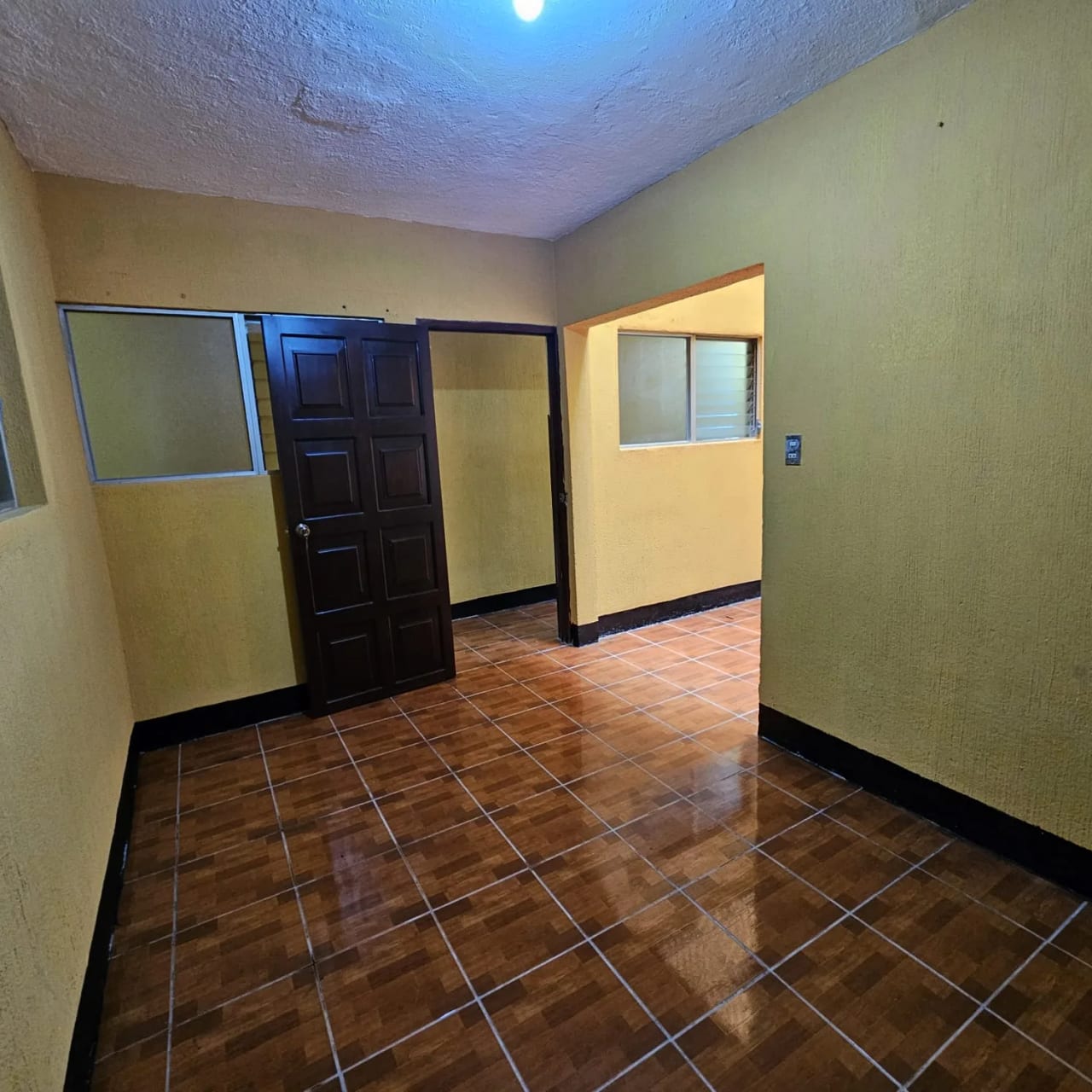 Casa remodelada en venta zona 7 Quinta Samayoa de 5 habitaciones — Casa en Venta en Quinta Samayoa, Zona 7, Guatemala, Ciudad — foto 2 de 11