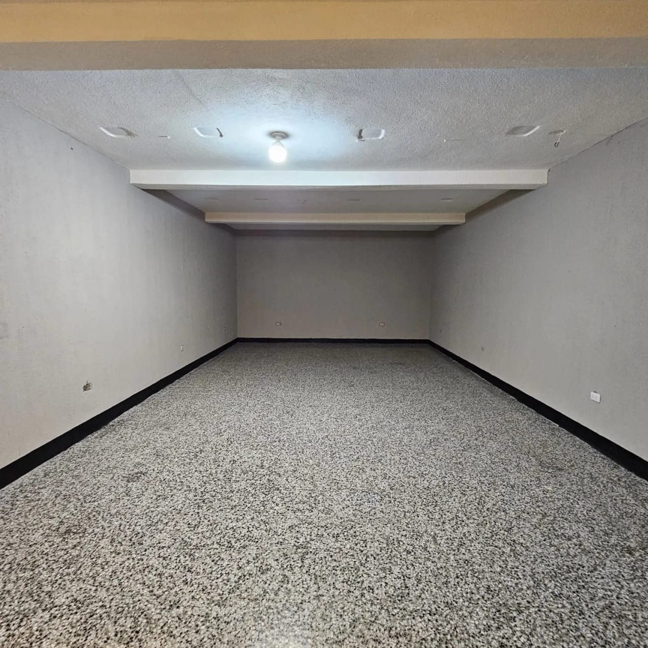 Casa remodelada en venta zona 7 Quinta Samayoa de 5 habitaciones — Casa en Venta en Quinta Samayoa, Zona 7, Guatemala, Ciudad — foto 1 de 11
