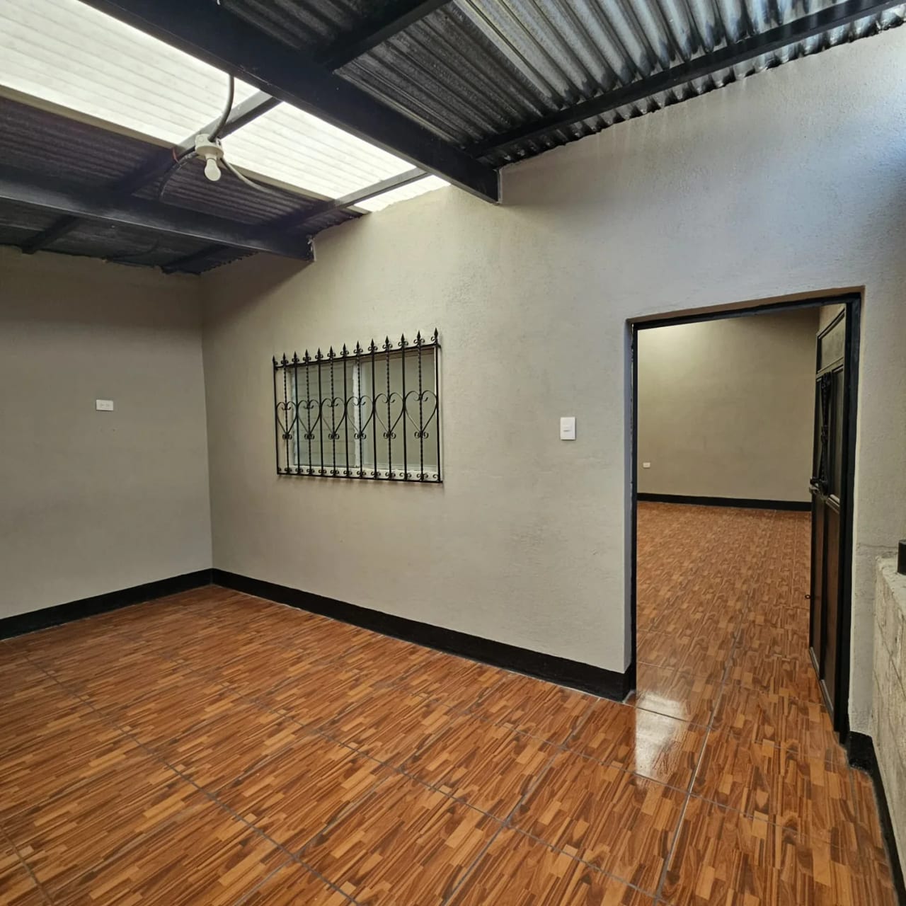 Casa remodelada en venta zona 7 Quinta Samayoa de 5 habitaciones — Casa en Venta en Quinta Samayoa, Zona 7, Guatemala, Ciudad — foto 9 de 11