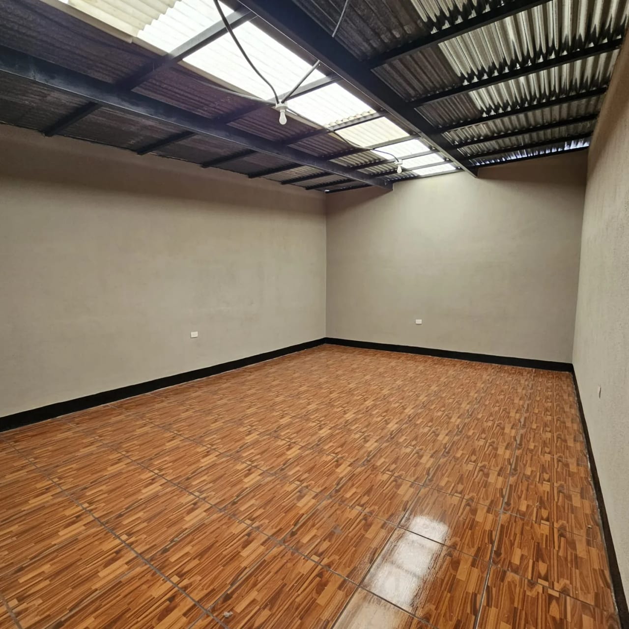 Casa remodelada en venta zona 7 Quinta Samayoa de 5 habitaciones — Casa en Venta en Quinta Samayoa, Zona 7, Guatemala, Ciudad — foto 11 de 11