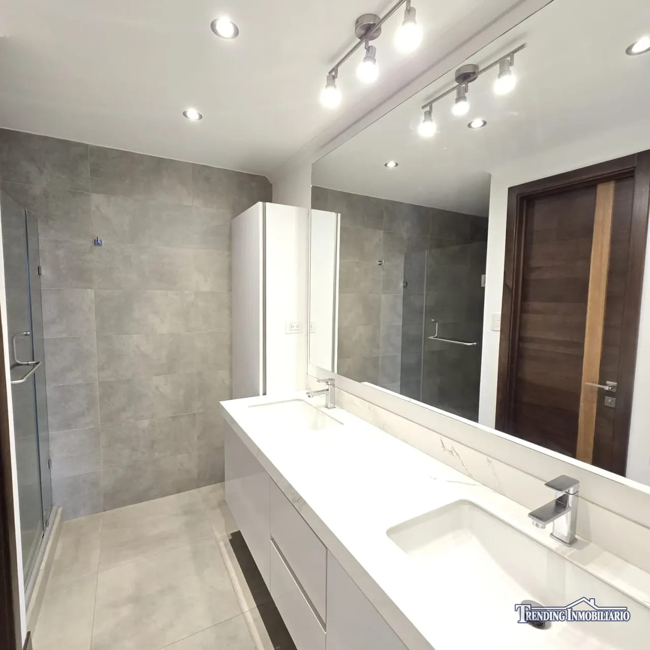 Apartamento en renta Zona 14, Ikonia de 3 habitaciones + 3 parqueos — Apartamento en Alquiler en Ikonia, Zona 14, Guatemala, Ciudad — foto 7 de 9