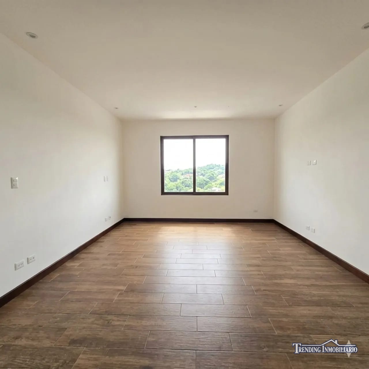 Casa en alquiler Zona 16, Lomas de San Isidro de 4 habitaciones — Casa en Alquiler en Lomas de San Isidro - La Reserva, Zona 16, Guatemala, Ciudad — foto 6 de 11