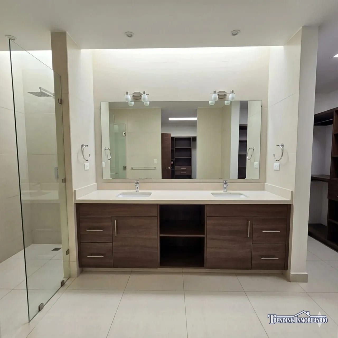 Casa en alquiler Zona 16, Lomas de San Isidro de 4 habitaciones — Casa en Alquiler en Lomas de San Isidro - La Reserva, Zona 16, Guatemala, Ciudad — foto 10 de 11