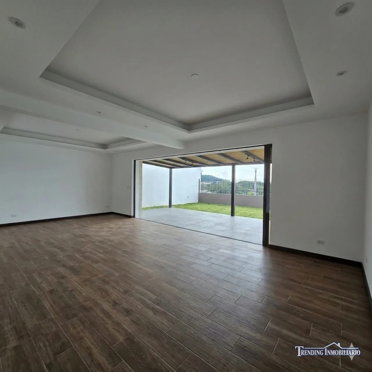 Casa en alquiler Zona 16, Lomas de San Isidro de 4 habitaciones — Casa en Alquiler en Lomas de San Isidro - La Reserva, Zona 16, Guatemala, Ciudad — foto 3 de 11