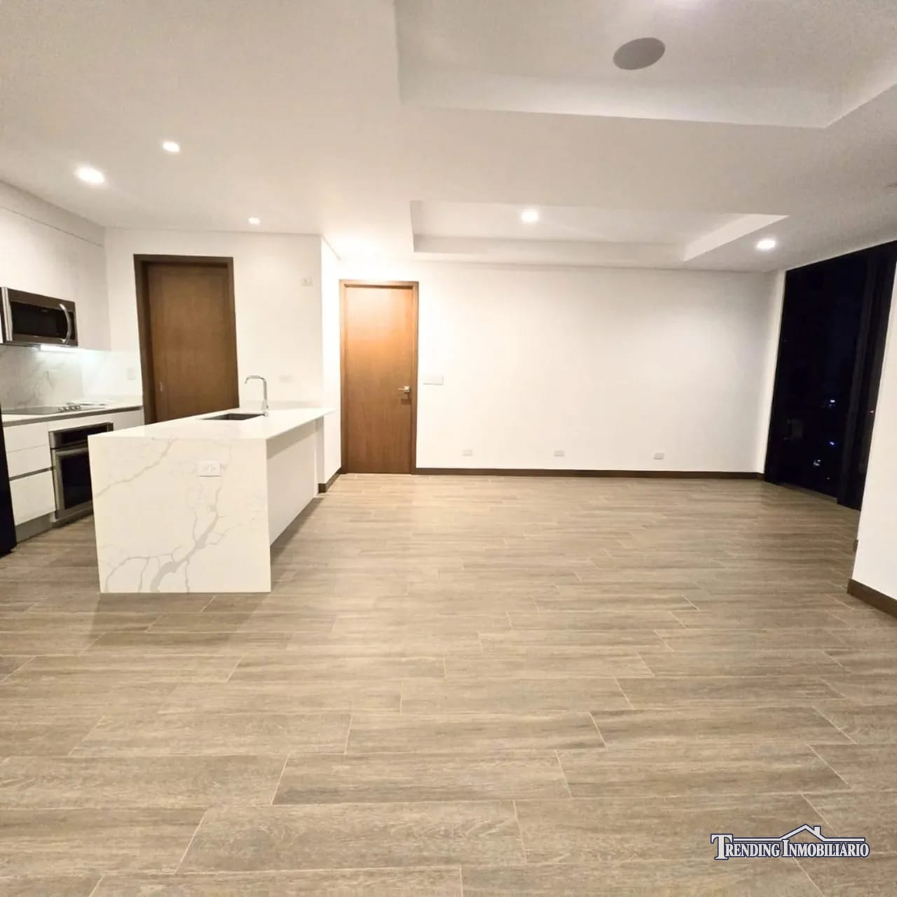 Apartamento en renta Zona 10 Ferre Diez de 2 habitaciones + 2 parqueos — Apartamento en Alquiler en Ferré Diez, Zona 10, Guatemala, Ciudad — foto 4 de 11