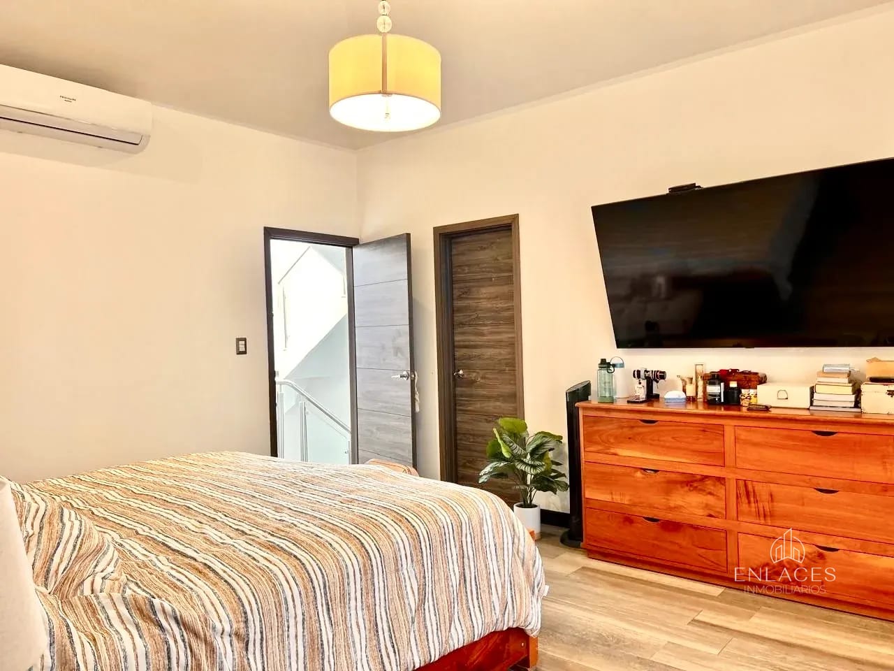 San Cristóbal • Casa en Venta • Condominio Santa Fe, Sector A-1 — Casa en Venta en Zona 8 Mixco, Guatemala, Ciudad — foto 8 de 12