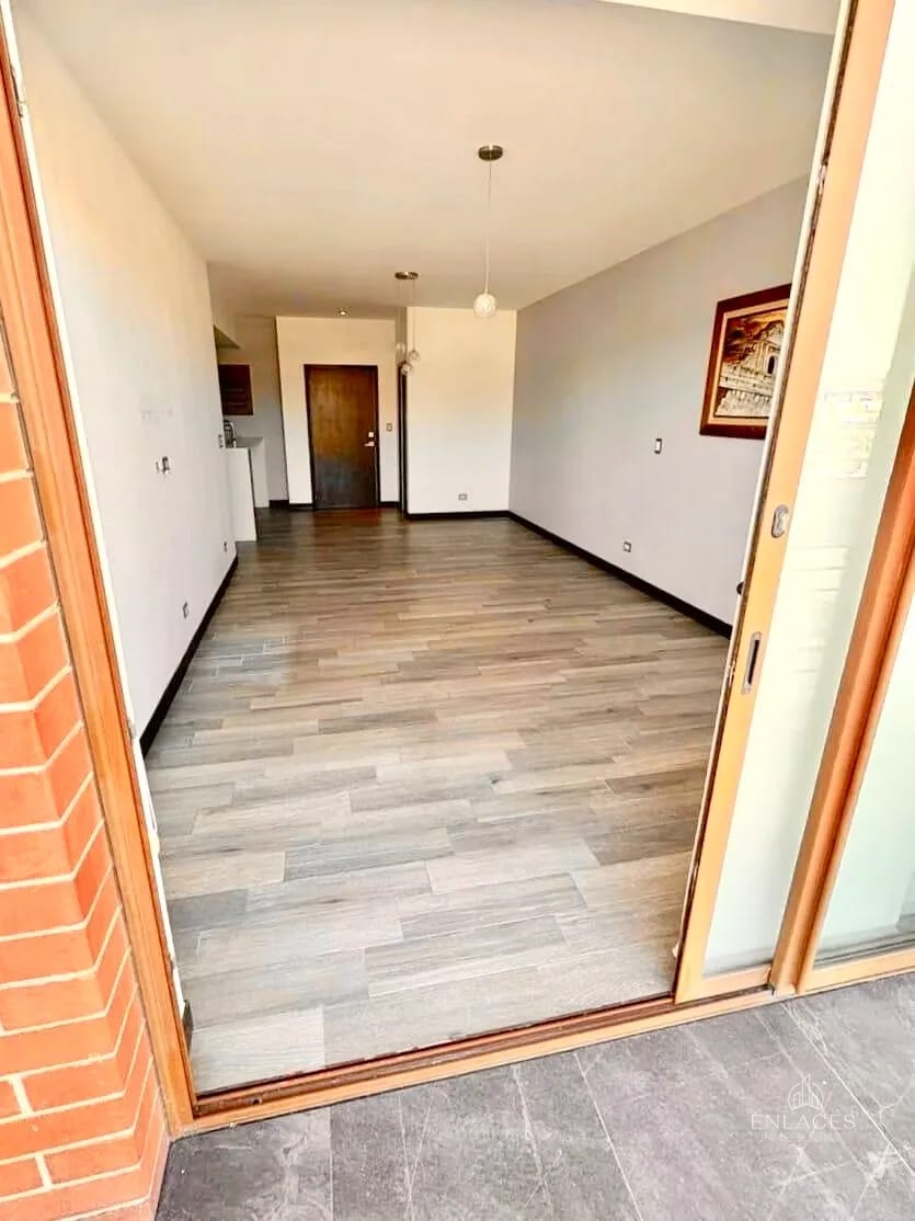Zona 16 • Apartamento en Renta • Edificio San Isidro 20/21 — Apartamento en Alquiler en San Isidro 20/21, Zona 16, Guatemala, Ciudad — foto 3 de 11