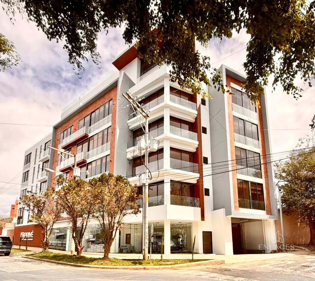 Zona 15 • Apartamento en Renta • Edificio Privé — Apartamento en Alquiler en Zona 15, Guatemala, Ciudad — foto 4 de 13