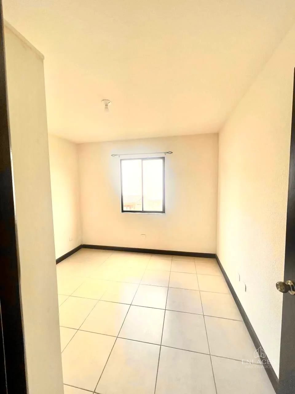 Fraijanes • Casa en Renta/Venta • Condominio La Foret de Arrazola — Casa en Alquiler en Fraijanes, Carretera a El Salvador, Guatemala, Ciudad — foto 11 de 13