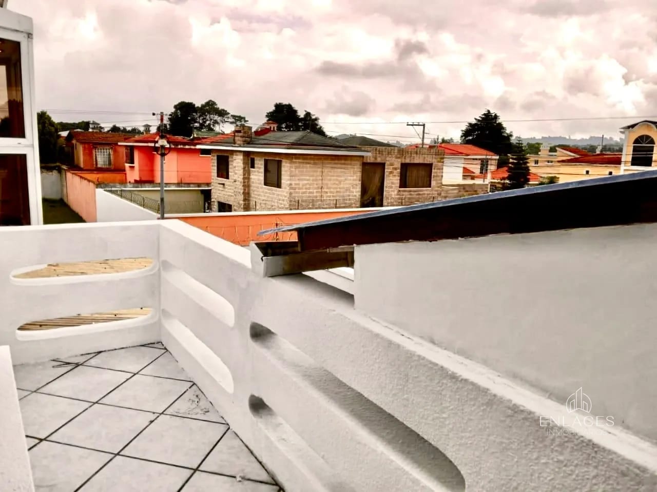 Carretera a San José Pinula • Casa en Renta/Venta • Manantiales — Casa en Alquiler en San José Pinula, Carretera a El Salvador, Guatemala, Ciudad — foto 2 de 14