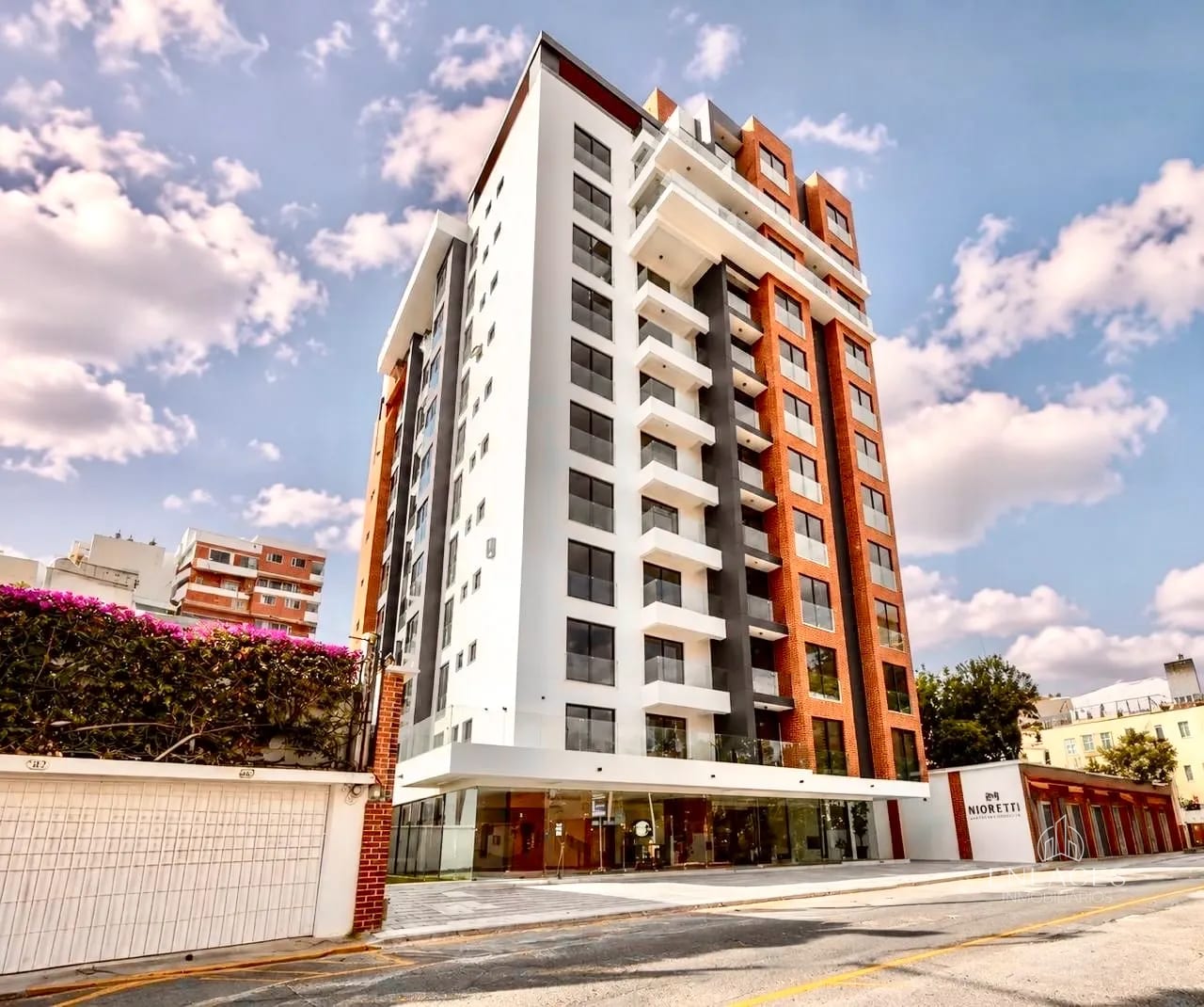 Zona 10 • Apartamento en Venta • Edificio Moretti — Apartamento en Venta en Moretti, Zona 10, Guatemala, Ciudad — foto 9 de 11