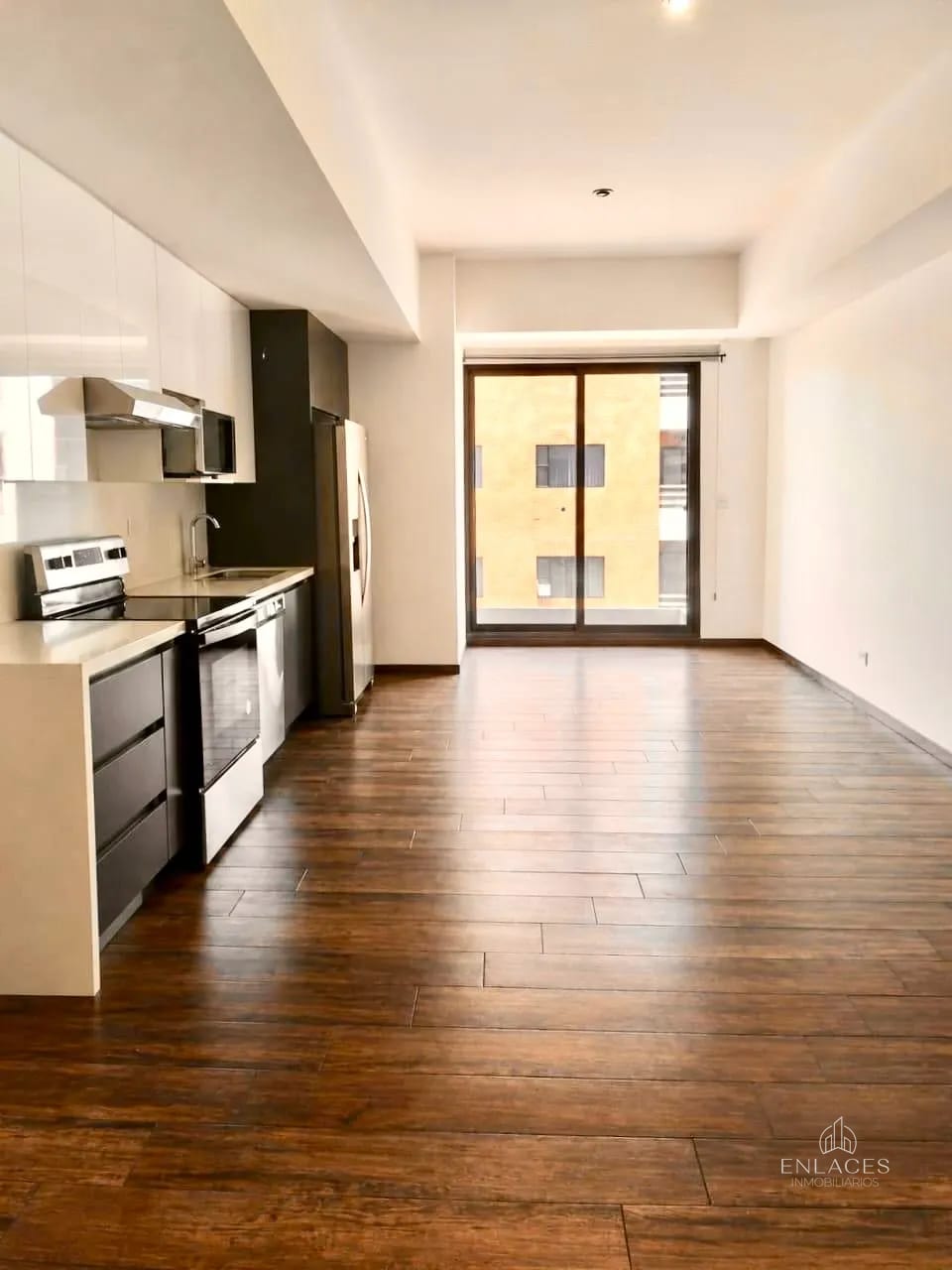 Zona 10 • Apartamento en Venta • Edificio Moretti — Apartamento en Venta en Moretti, Zona 10, Guatemala, Ciudad — foto 1 de 11