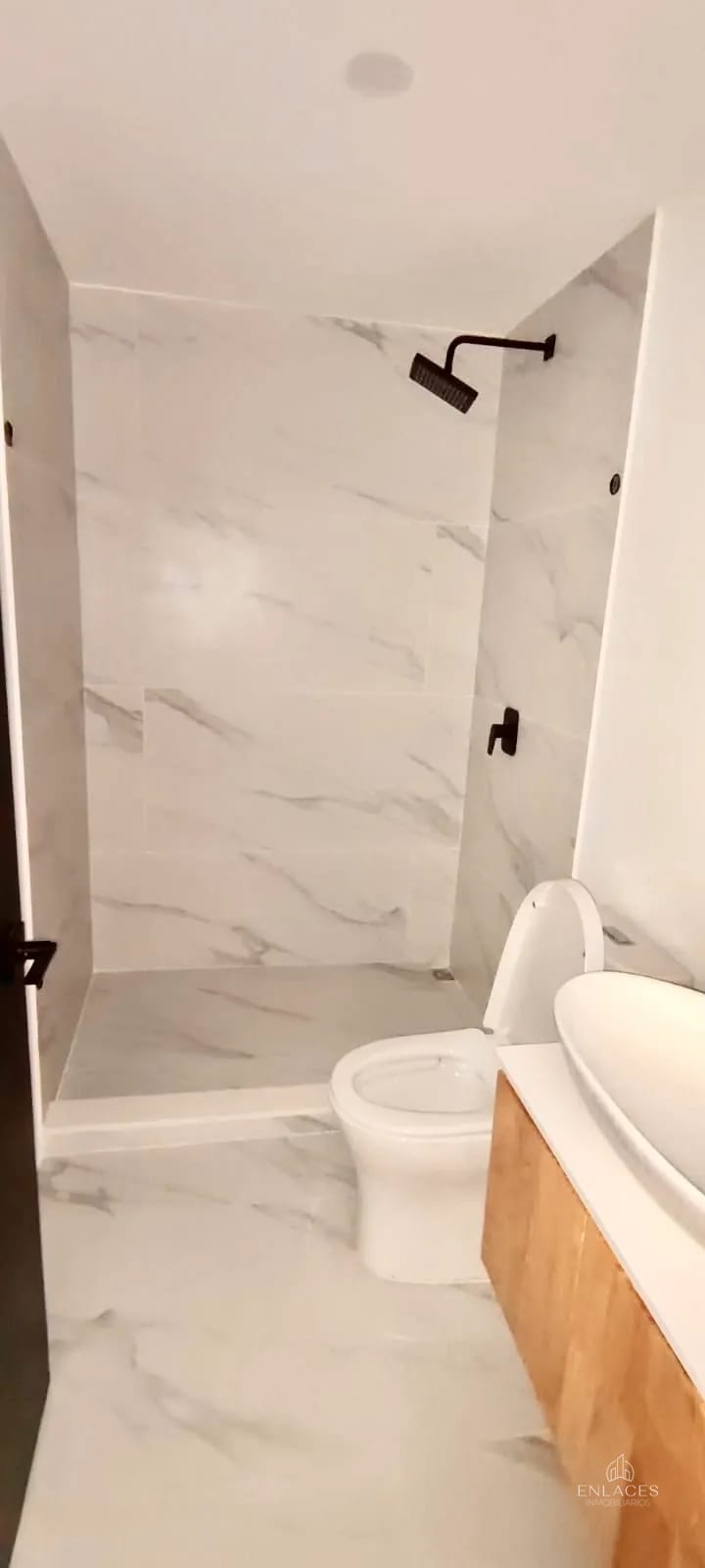 Zona 5 • Apartamento en Renta • Edificio Céntrico — Apartamento en Alquiler en Céntrico, Zona 5, Guatemala, Ciudad — foto 6 de 7