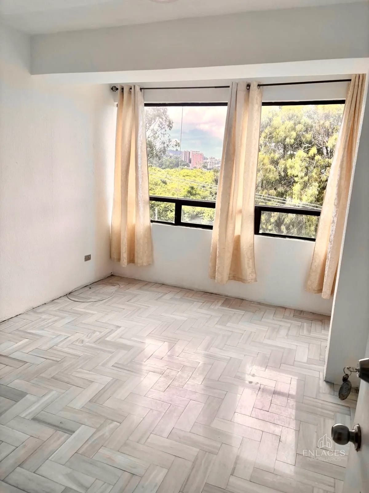 Zona 16 • Apartamento en Renta • Andes de la Montaña — Apartamento en Alquiler en Zona 16, Guatemala, Ciudad — foto 7 de 15
