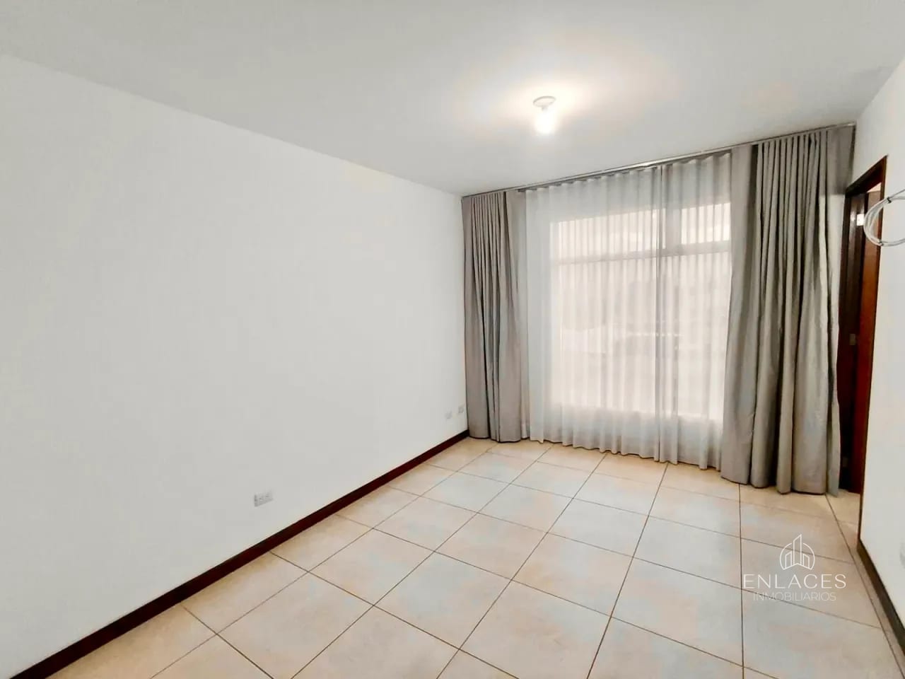 Zona 7 • Apartamento en Renta • Edificio Pórtico — Apartamento en Alquiler en Zona 7, Guatemala, Ciudad — foto 8 de 17