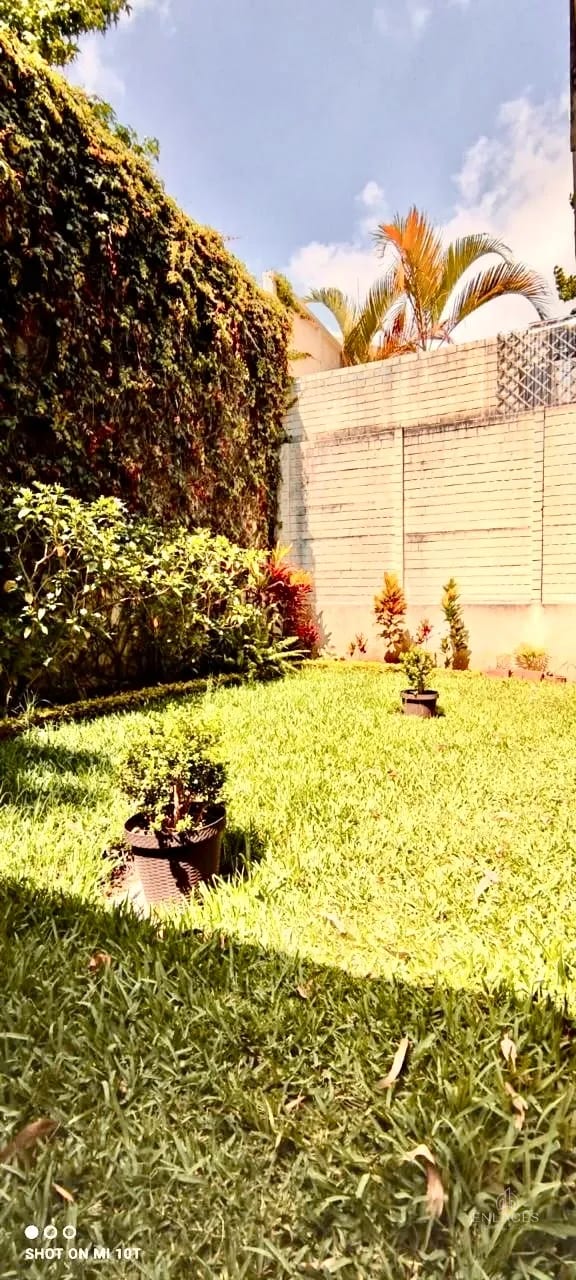Zona 4 de Mixco • Casa en Venta • Condominio Condado San Nicolás — Casa en Venta en Condado San Nicolás, Zona 4 Mixco, Guatemala, Ciudad — foto 5 de 16