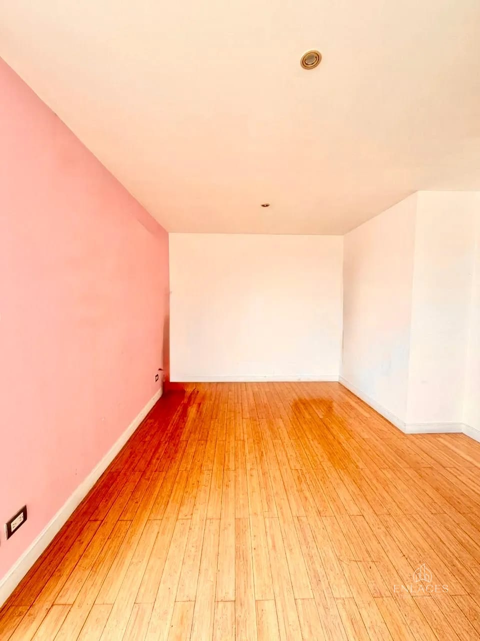 Zona 10 • Apartamento en Renta/Venta • Edificio Atrium — Apartamento en Alquiler en Atrium, Zona 10, Guatemala, Ciudad — foto 12 de 12