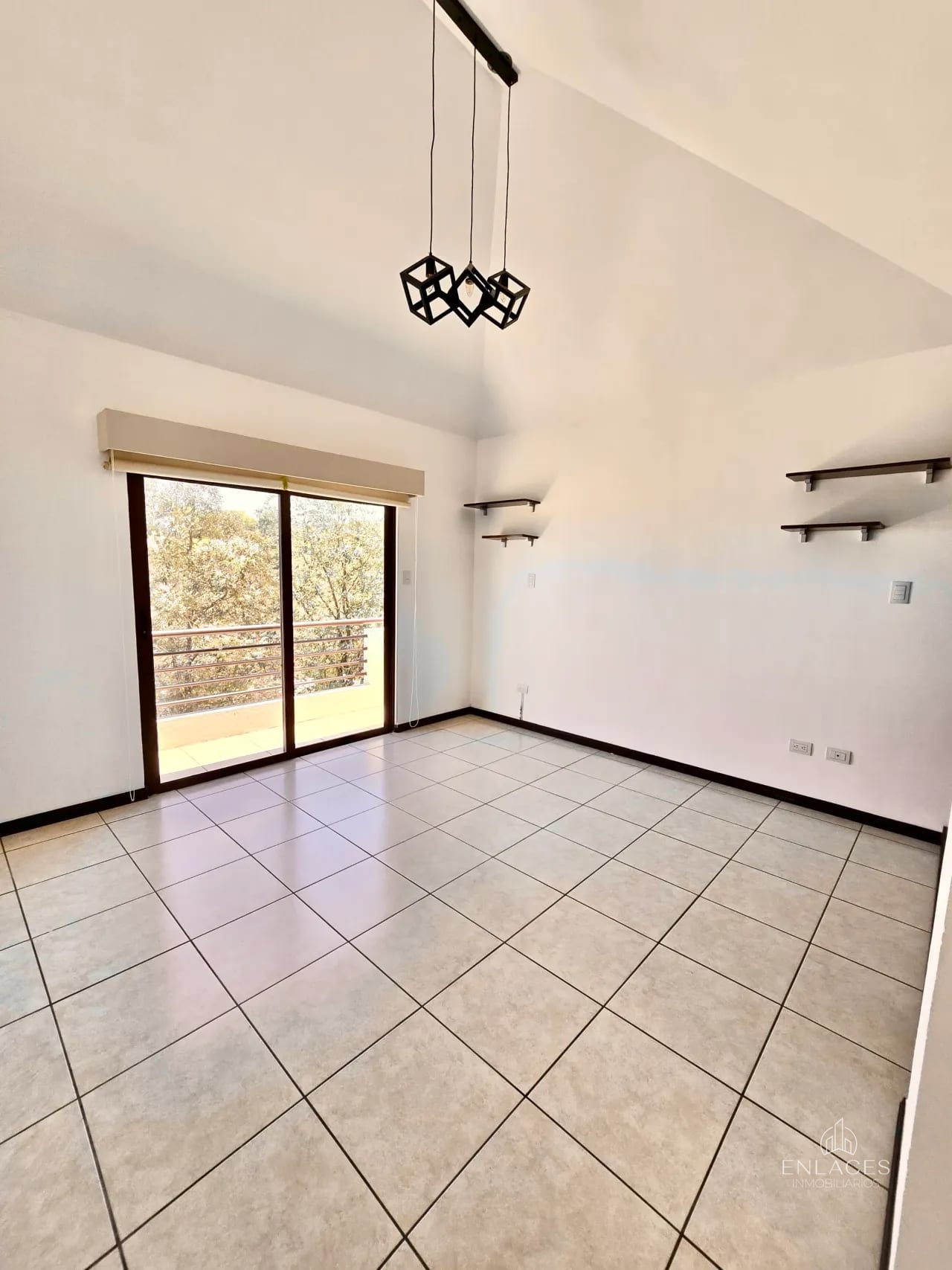 Zona 16 • Casa en Venta • Condominio Vistas de San Isidro — Casa en Venta en Zona 16, Guatemala, Ciudad — foto 13 de 15