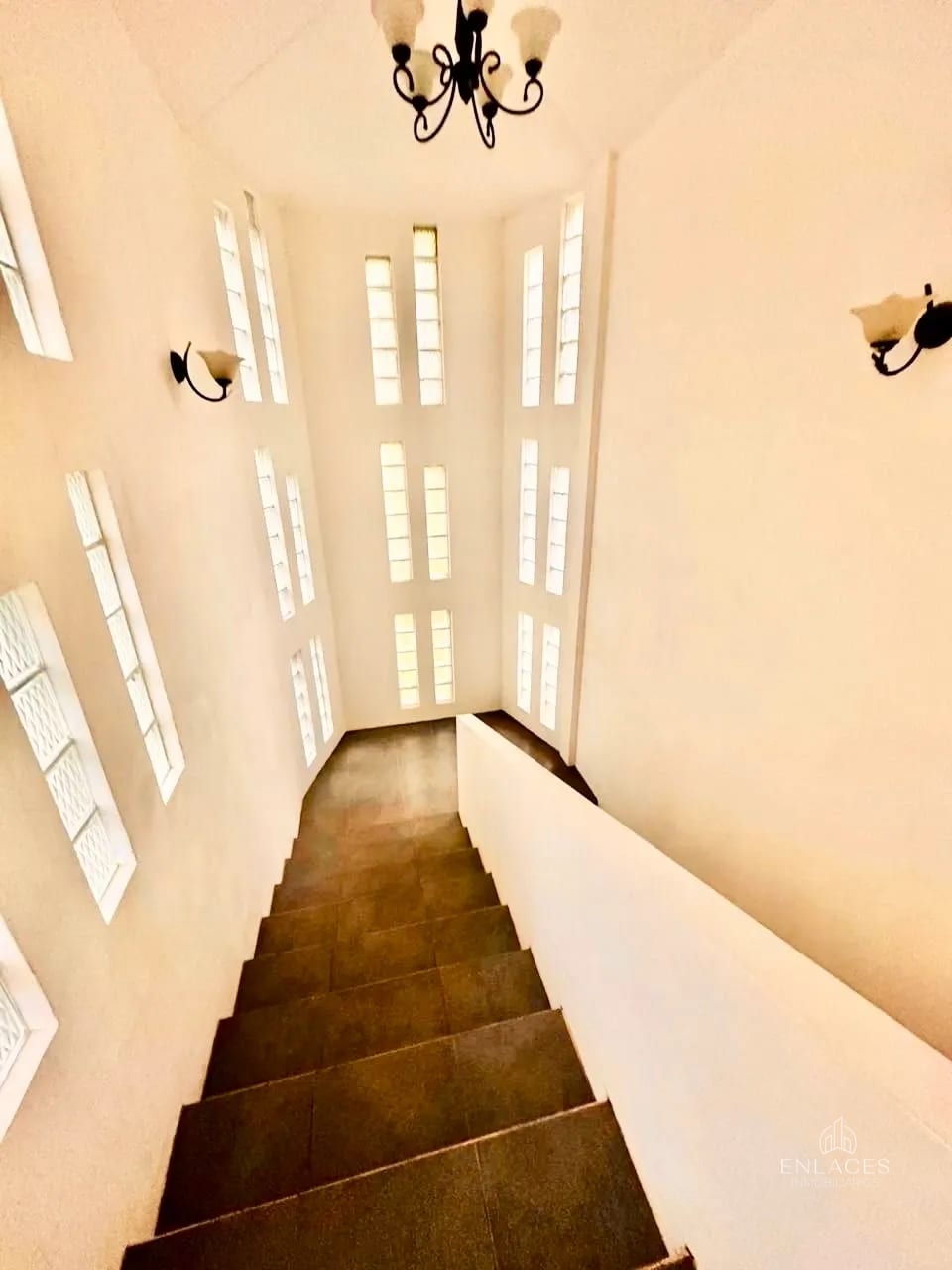 Km 16.5 CAES • Casa en Venta • Residencial Lomas de San Rafael — Casa en Venta en Lomas de San Rafael, Carretera a El Salvador, Guatemala, Ciudad — foto 7 de 16