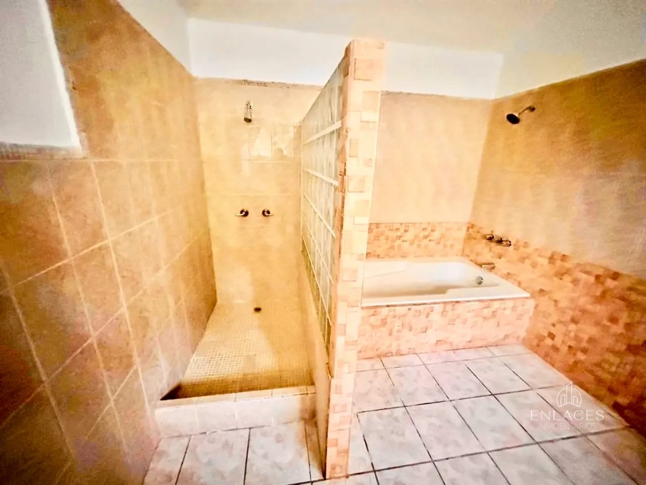 Km 16.5 CAES • Casa en Venta • Residencial Lomas de San Rafael — Casa en Venta en Lomas de San Rafael, Carretera a El Salvador, Guatemala, Ciudad — foto 10 de 16