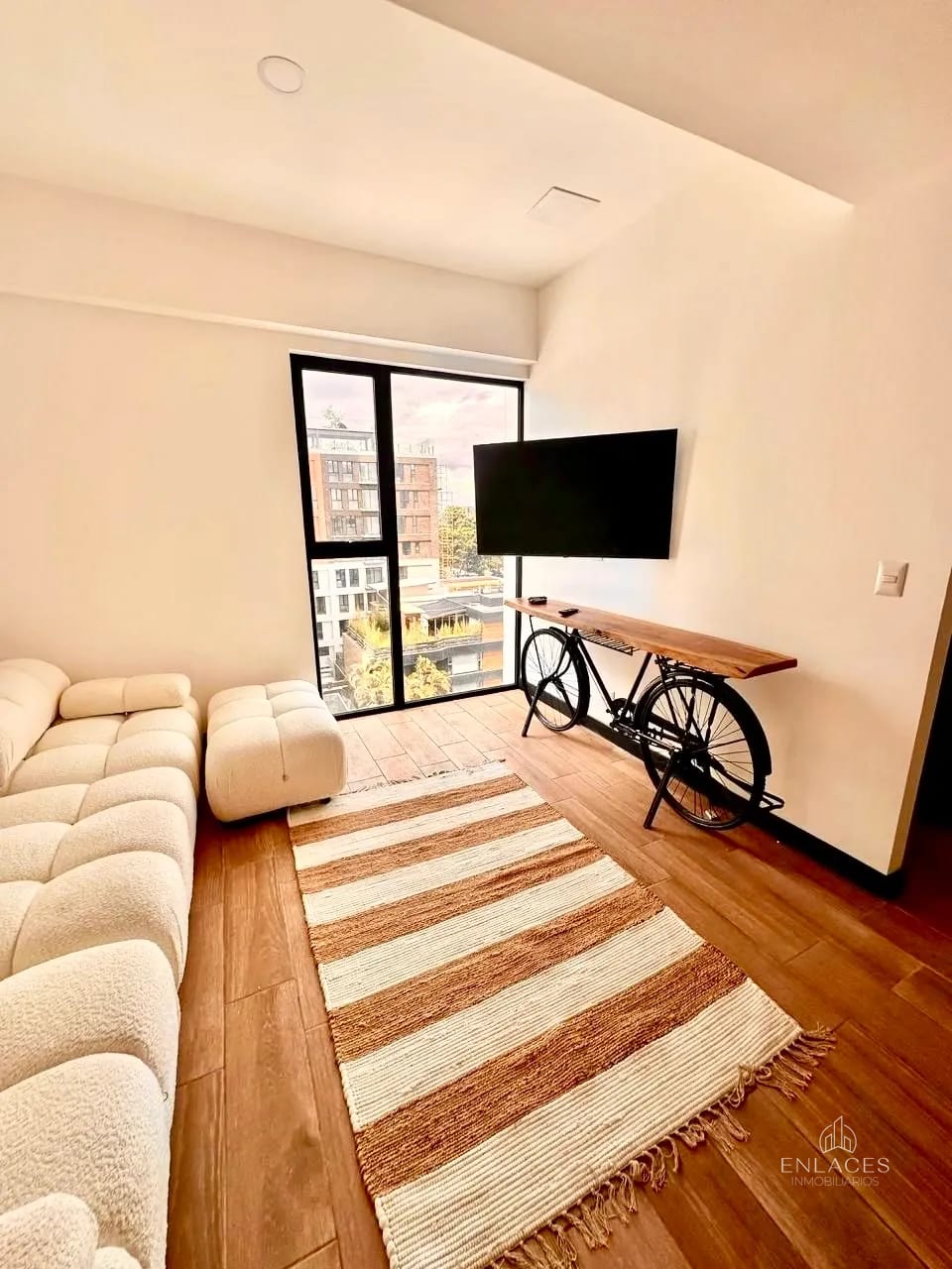 Zona 10 • Apartamento en Venta • Edificio Senseti — Apartamento en Venta en Zona 10, Guatemala, Ciudad — foto 5 de 12