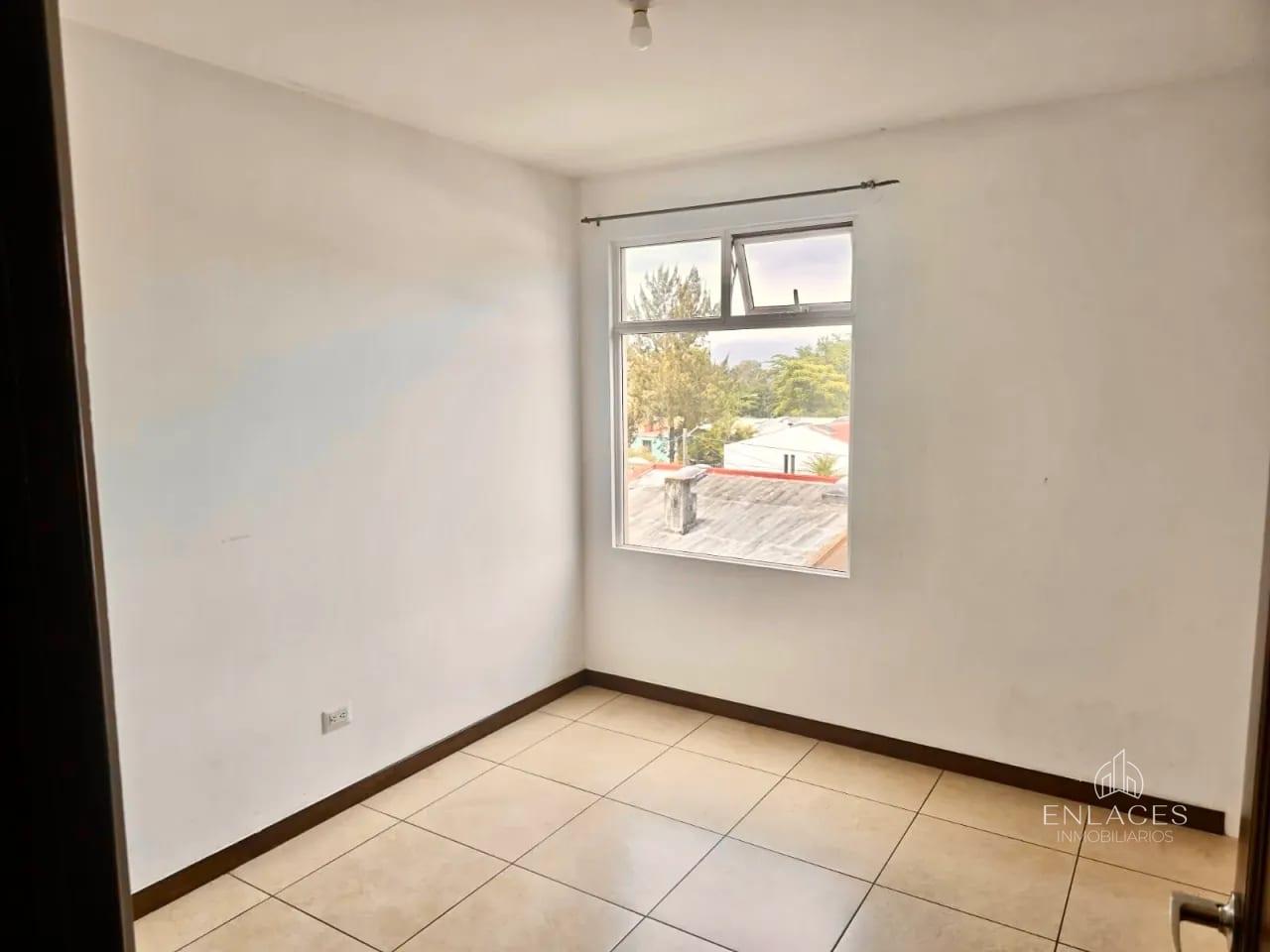 Zona 11 • Apartamento en Renta • Santa María Las Charcas — Apartamento en Alquiler en Santa María de Las Charcas, Zona 11, Guatemala, Ciudad — foto 10 de 15