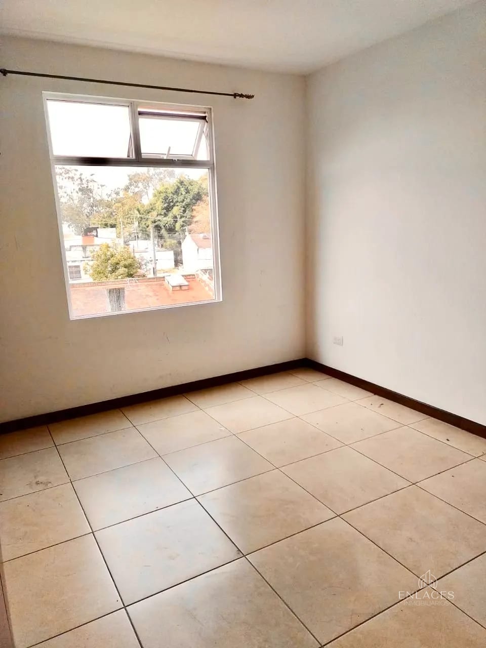 Zona 11 • Apartamento en Renta • Santa María Las Charcas — Apartamento en Alquiler en Santa María de Las Charcas, Zona 11, Guatemala, Ciudad — foto 12 de 15