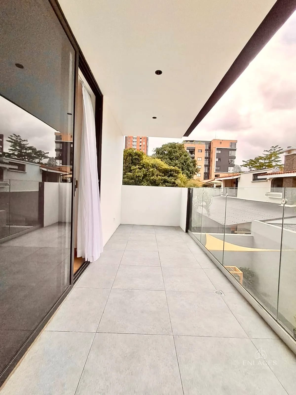 Zona 15 VHII • Apartamento en Renta • Edificio Sama — Apartamento en Alquiler en Vista Hermosa II, Zona 15, Guatemala, Ciudad — foto 4 de 15