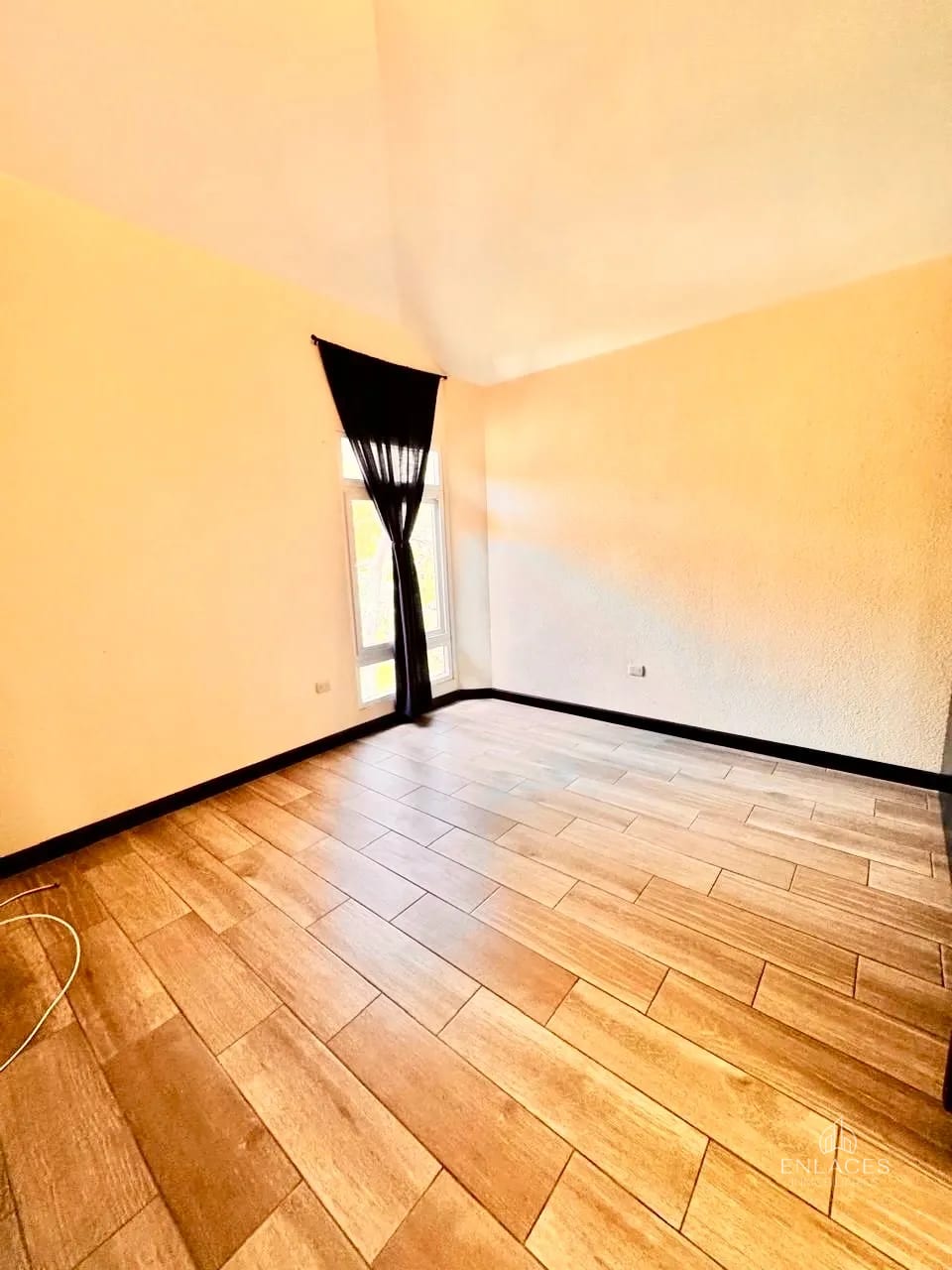Km 18.5 CAES • Casa en Renta • Condominio Bosques de Arrazola — Casa en Alquiler en Bosques de Arrazola, Carretera a El Salvador, Guatemala, Ciudad — foto 13 de 16