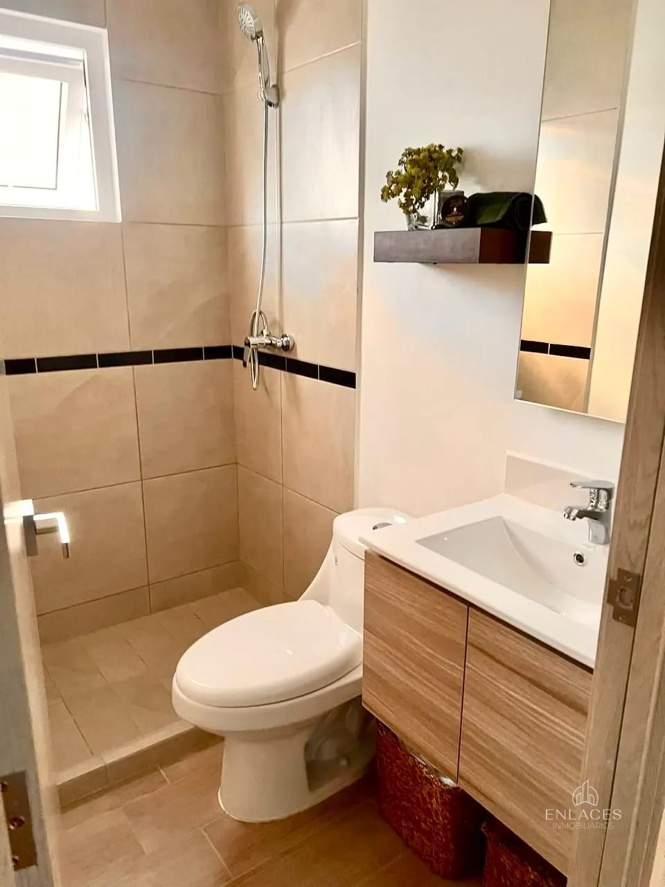 Zona 12 • Apartamento en Renta/Venta • Edificio Andares — Apartamento en Alquiler en Andares Doce, Zona 12, Guatemala, Ciudad — foto 4 de 8