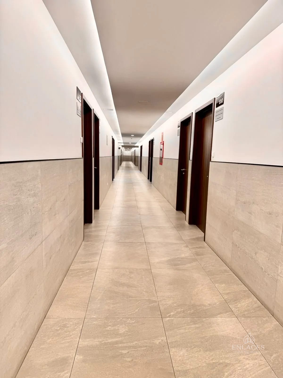 Zona 9 • Oficina en Renta • Edificio HUB Reforma — Oficina en Alquiler en HUB Reforma, Zona 9, Guatemala, Ciudad — foto 4 de 9