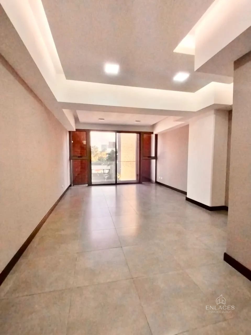 Zona 9 • Oficina en Renta • Edificio HUB Reforma — Oficina en Alquiler en HUB Reforma, Zona 9, Guatemala, Ciudad — foto 3 de 9