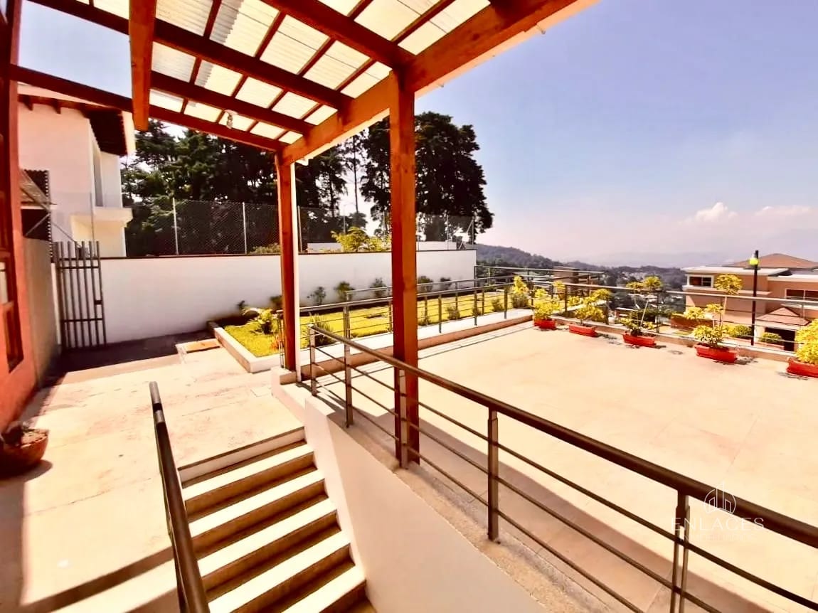 Km 12.5 CAES • Casa en Renta • Residencial Alto Valle — Casa en Alquiler en Alto Valle, Carretera a El Salvador, Guatemala, Ciudad — foto 9 de 11
