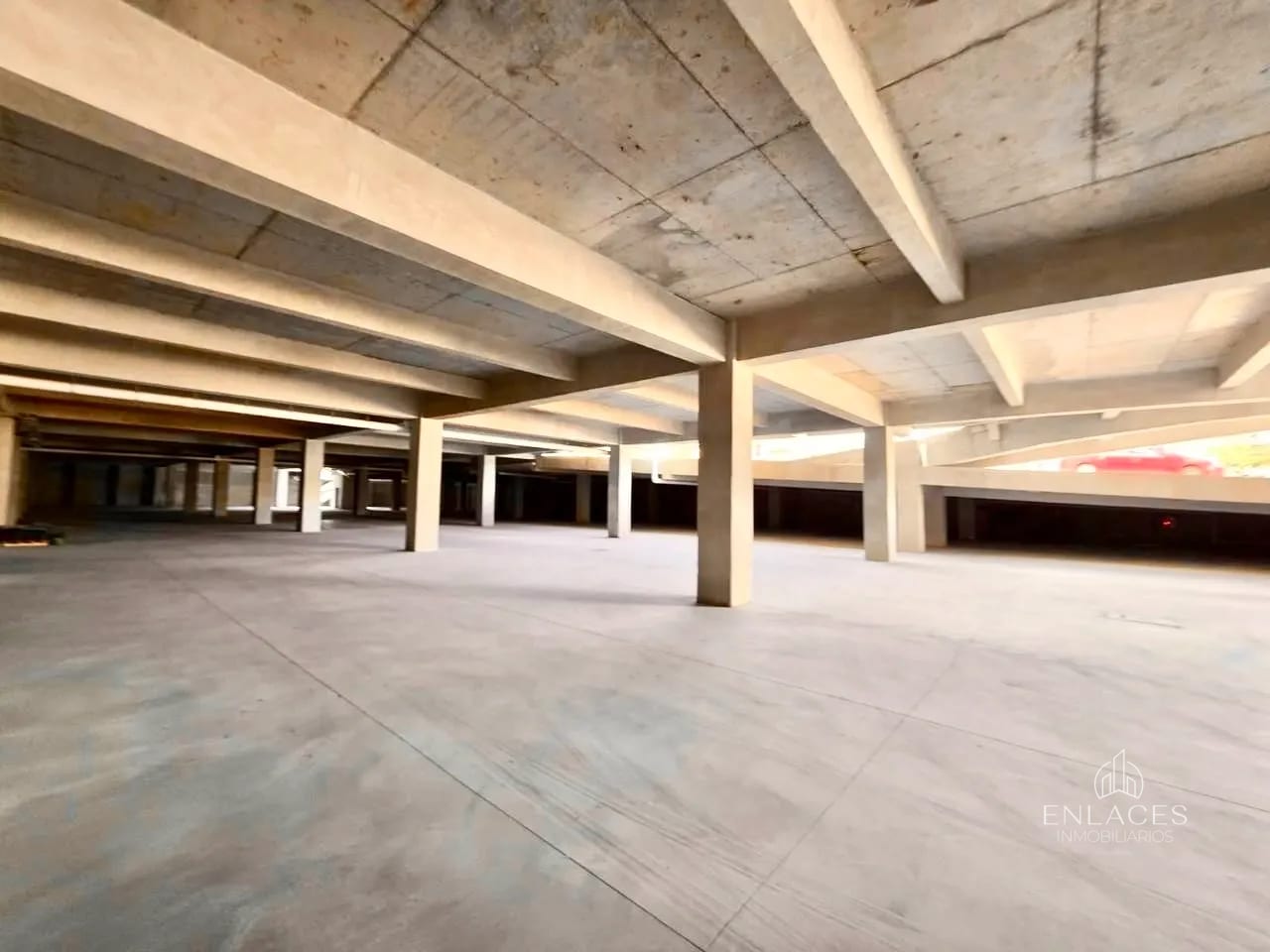 Zona 11 • Propiedad Comercial en renta • Calzada Roosevelt — Edificio en Alquiler en Zona 11, Guatemala, Ciudad — foto 4 de 7