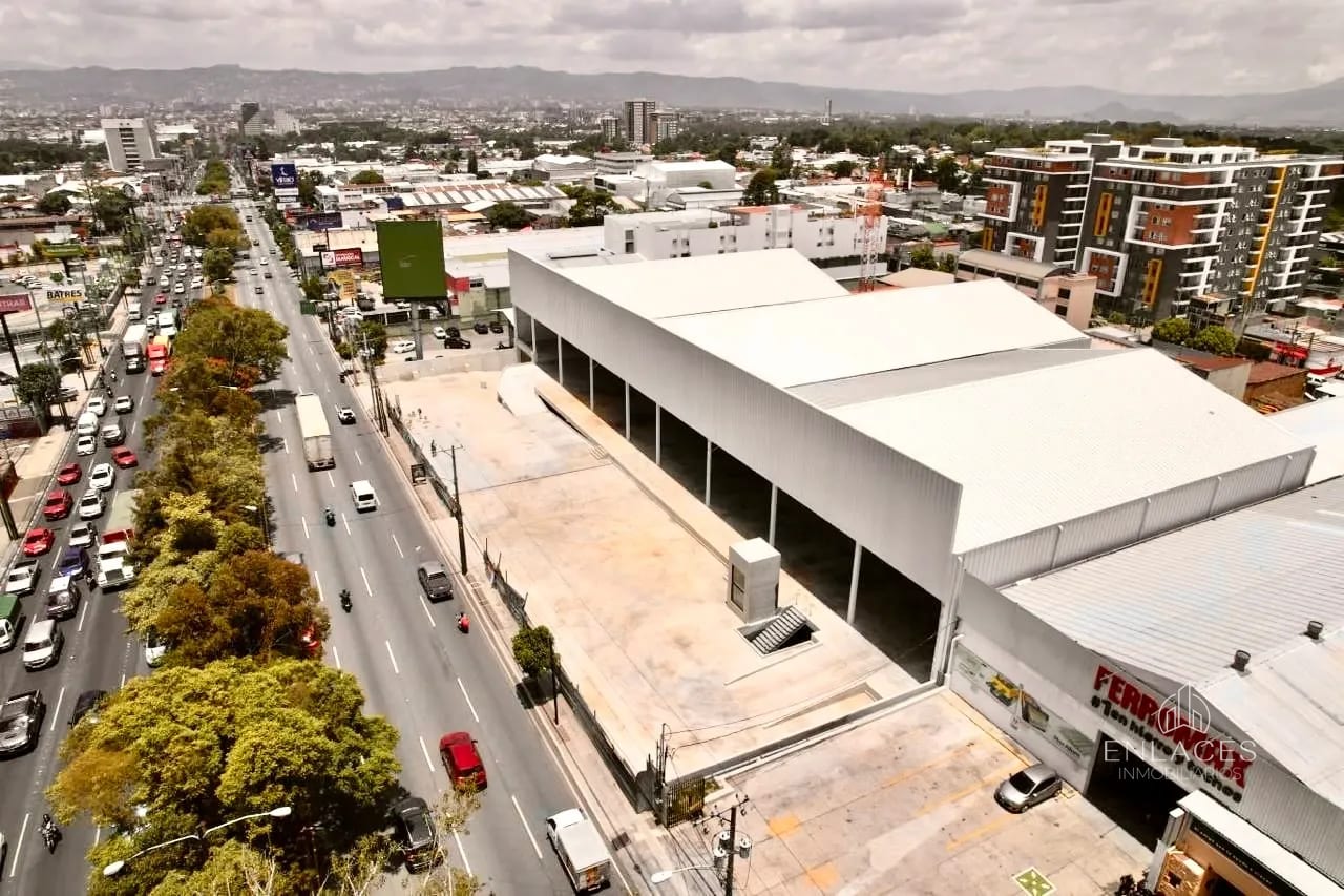 Zona 11 • Propiedad Comercial en renta • Calzada Roosevelt — Edificio en Alquiler en Zona 11, Guatemala, Ciudad — foto 3 de 7