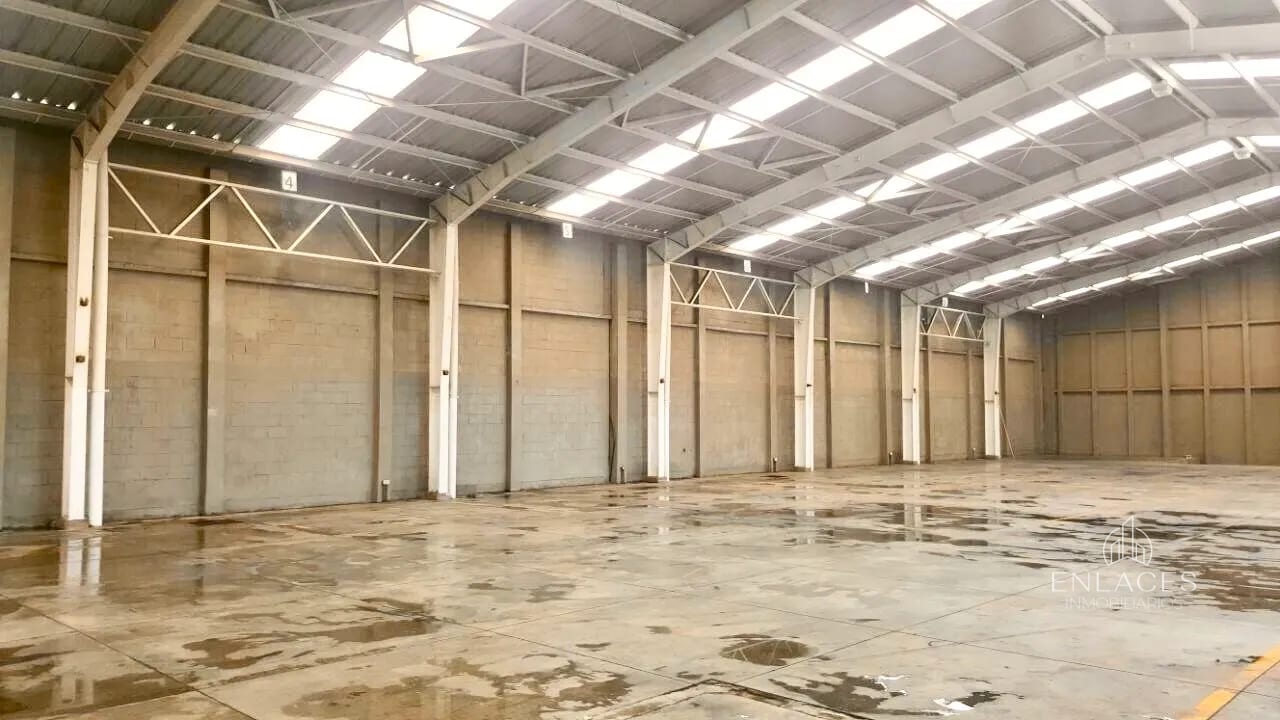 Amatitlán • Bodega en renta • Complejo Sauces Km 33.1 Carr al Pacífico — Bodega / Ofibodega en Alquiler en Amatitlán, Guatemala, Ciudad — foto 2 de 9